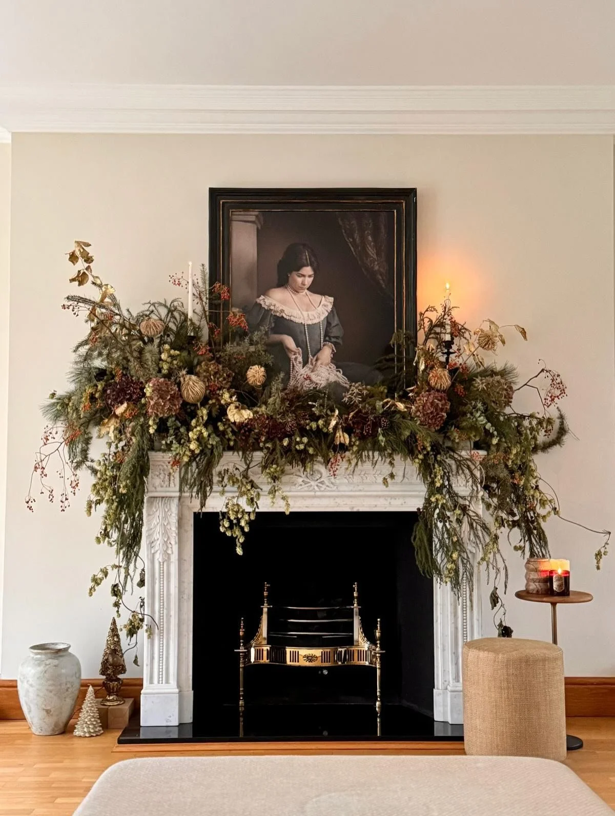 Sharing the last (but by no means least!) mantelpiece dressed for Christmas this year. 

It&rsquo;s been a crazy, fun, busy few weeks! 😅 But I have loved it all and so grateful. Thank you x