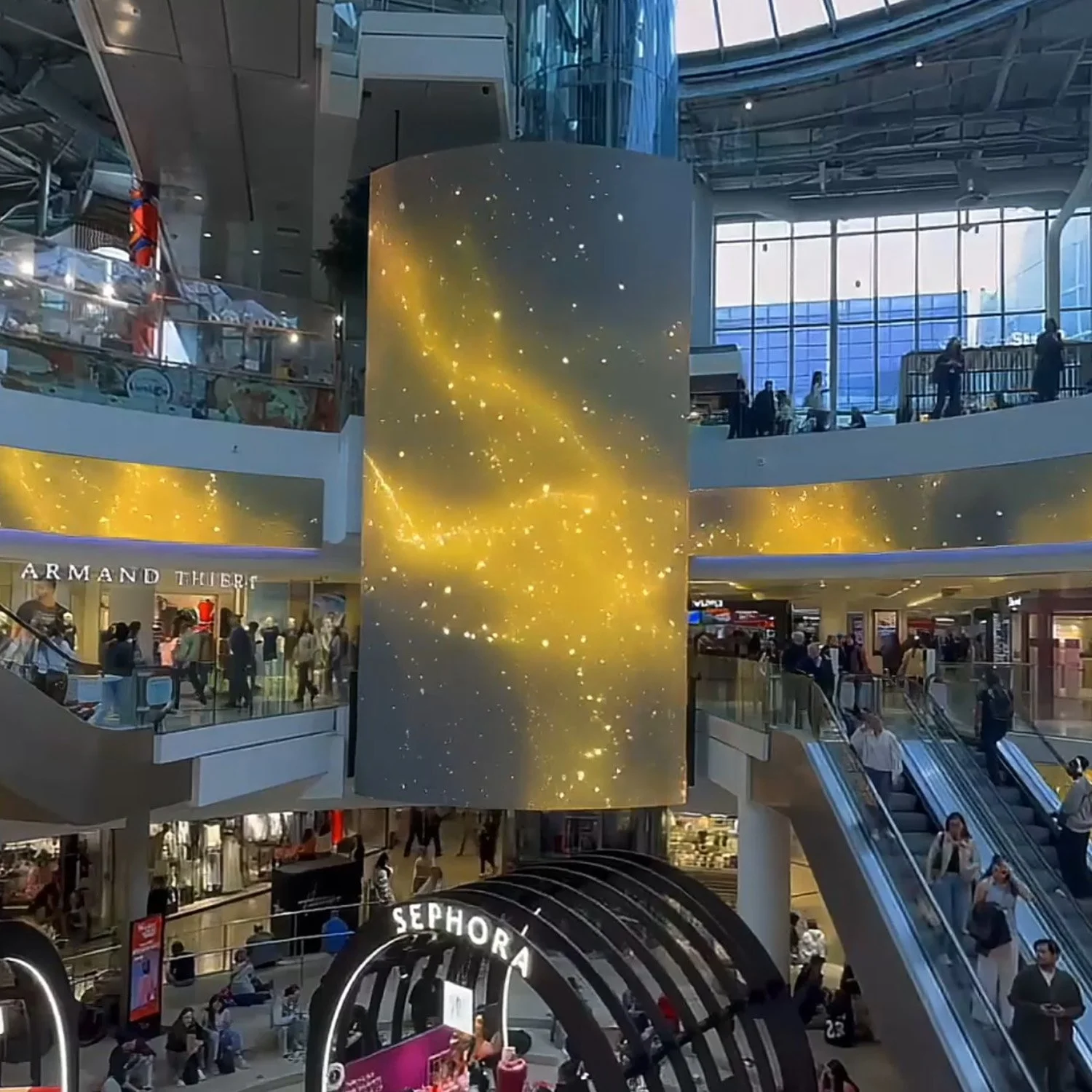 Capsule créative, expérience retail immersive La Défense