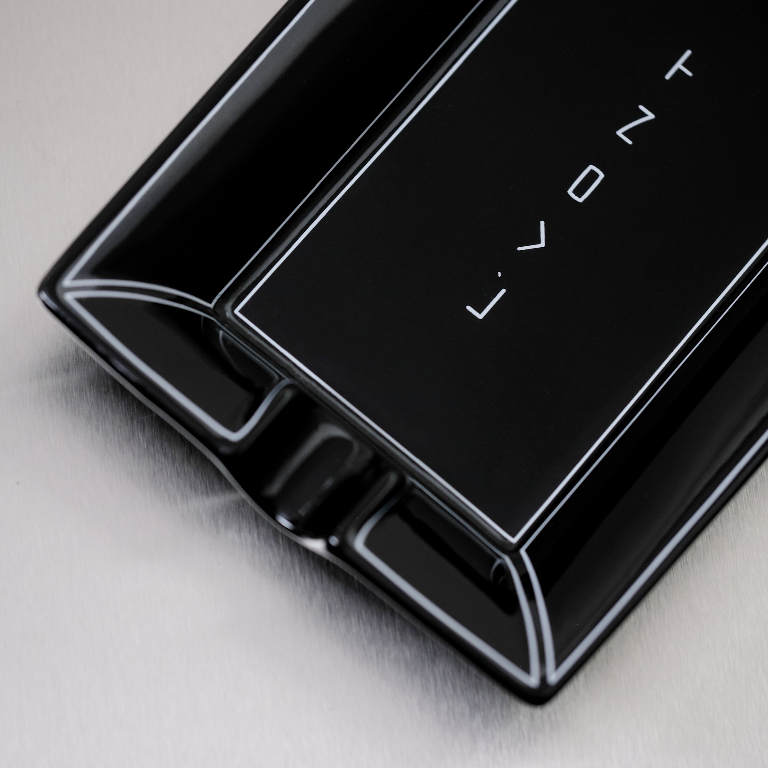 L'VONT Signature Ashtray