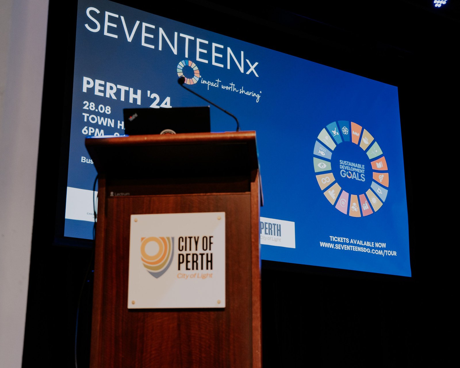 Professional photo coverage of the SEVENTEENx event in Perth.