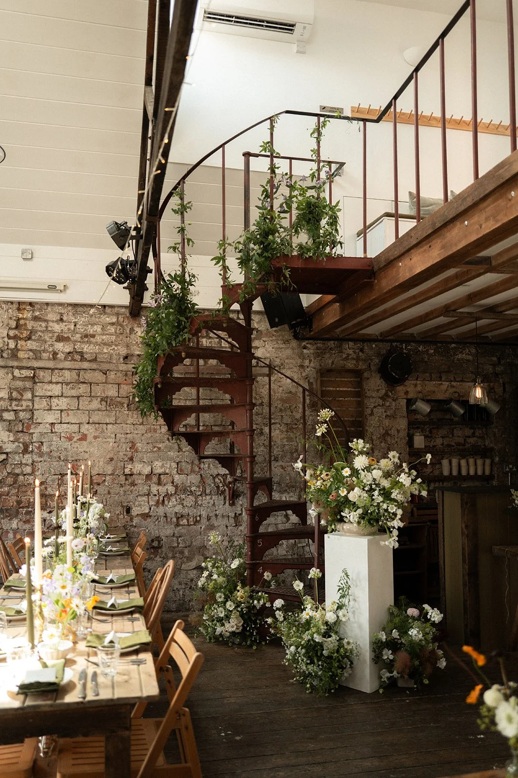 chloe-mary-bristol-wedding-photography-the-forge-katie-paul (72 of 390).jpeg