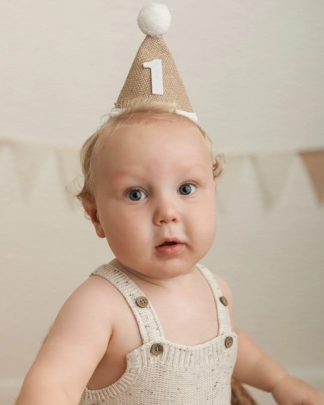 A whole year of smiles, giggles, and growing up so fast 🕯️✨
Celebrating this sweet boy turning one.

#oneyearold #firstbirthdayphotoshoot #babyphotography #familyphotographer #buckinghamshirephotographer #aylesburyphotographer #studiophotography #ba