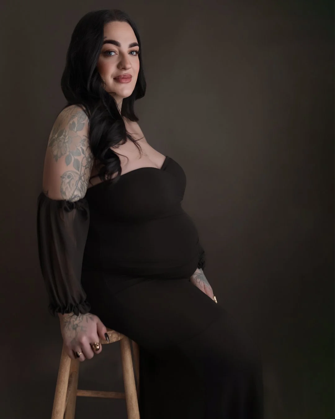 Absolute goddess in black 🖤
Calm, glowing, and ethereal in the shadows.

#aylesburyphotographer #BuckinghamshirePhotographer #ChilternsPhotographer