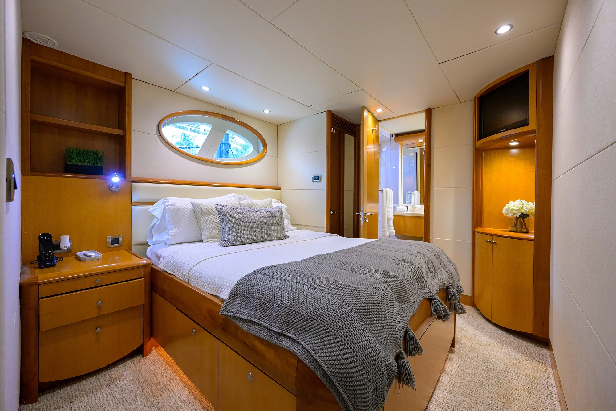 032 Port Guest Stateroom.jpg