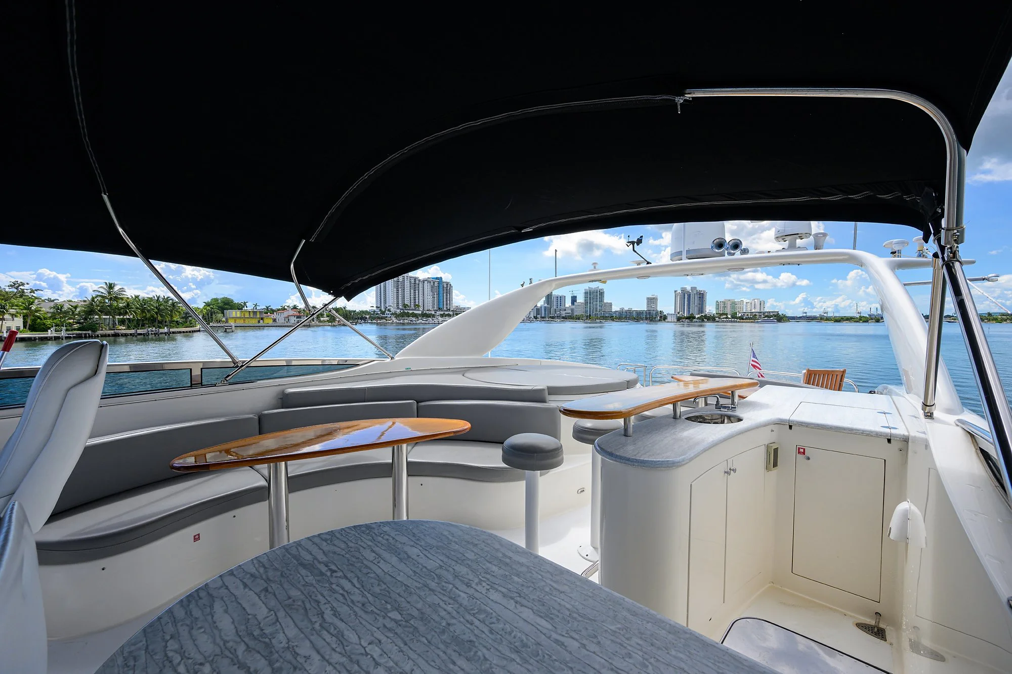 067 Flybridge.jpg