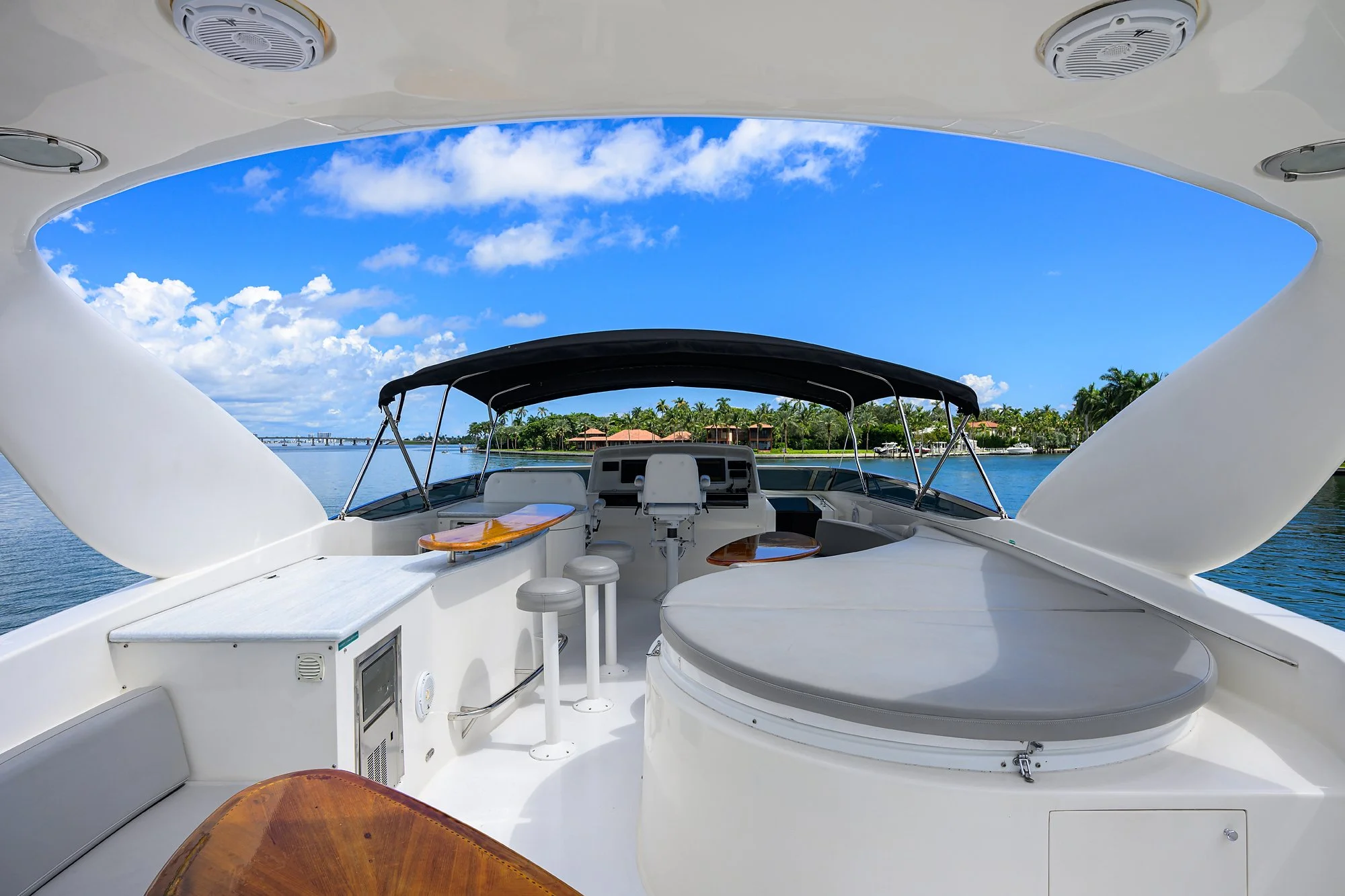 064 Flybridge.jpg