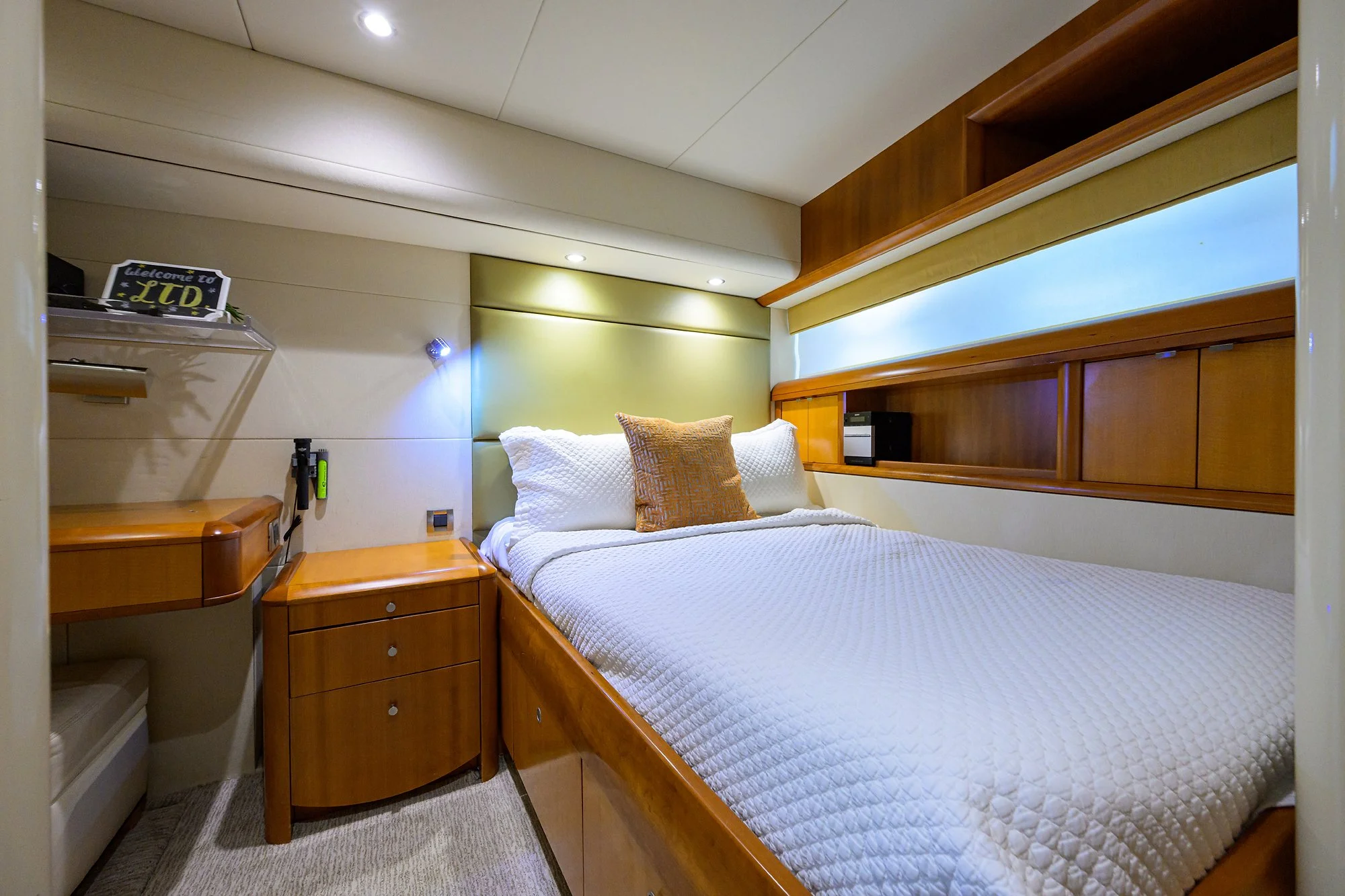 043 Forward Port Guest Stateroom.jpg