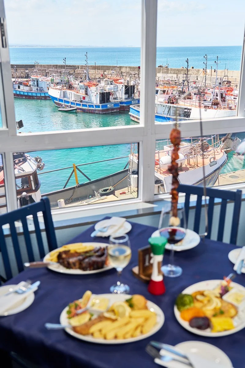 Clives Chokka Block / Content - Stills