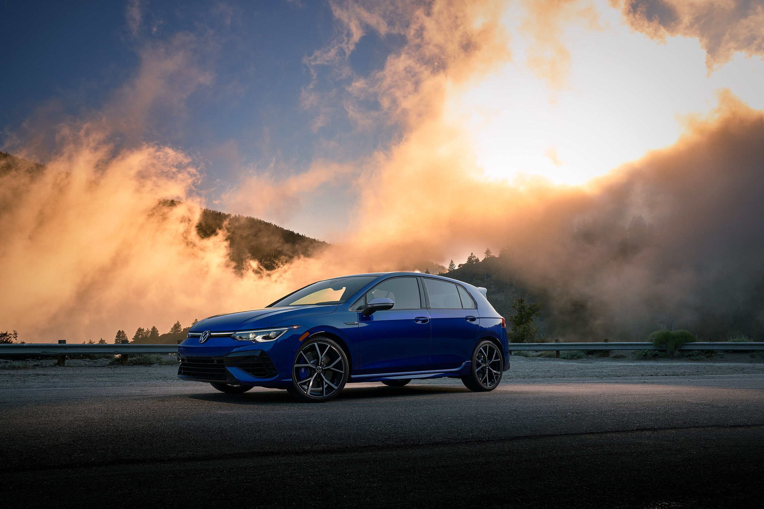 21VW04-GolfR-ROAD-Major_0324.jpg