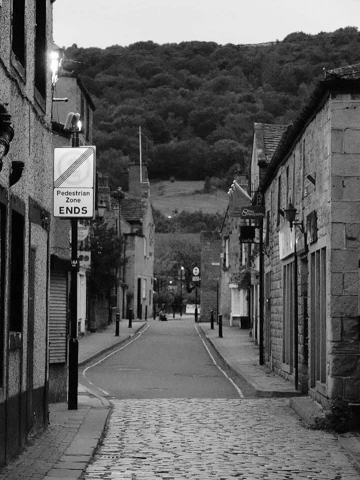 Happy bank holiday Monday everyone! Here are some gorgeous snaps of Otley town from resident photographer @yorkshirepix 🖤 featuring some of our favourite stops on the Otley Ghost Tour! 

This little town might seem ordinary to the eye, but it dates 