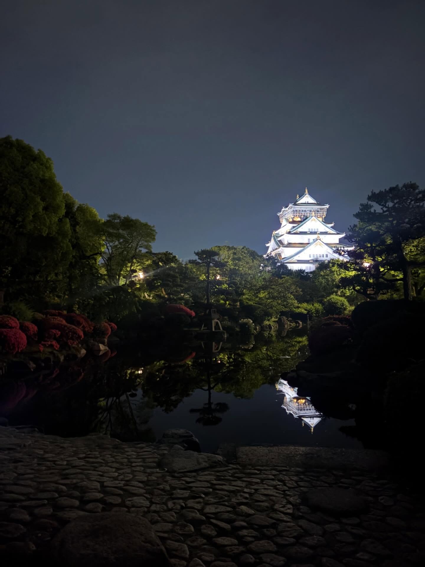 A busman&rsquo;s holiday? Absolutely not! @osakahaunts tour, Japan was excellent. Gory, grisly history delivered beautifully and with so much knowledge. For 2 hours we walked around the hauntingly beautiful Osaka Castle and learned about emperors, sh