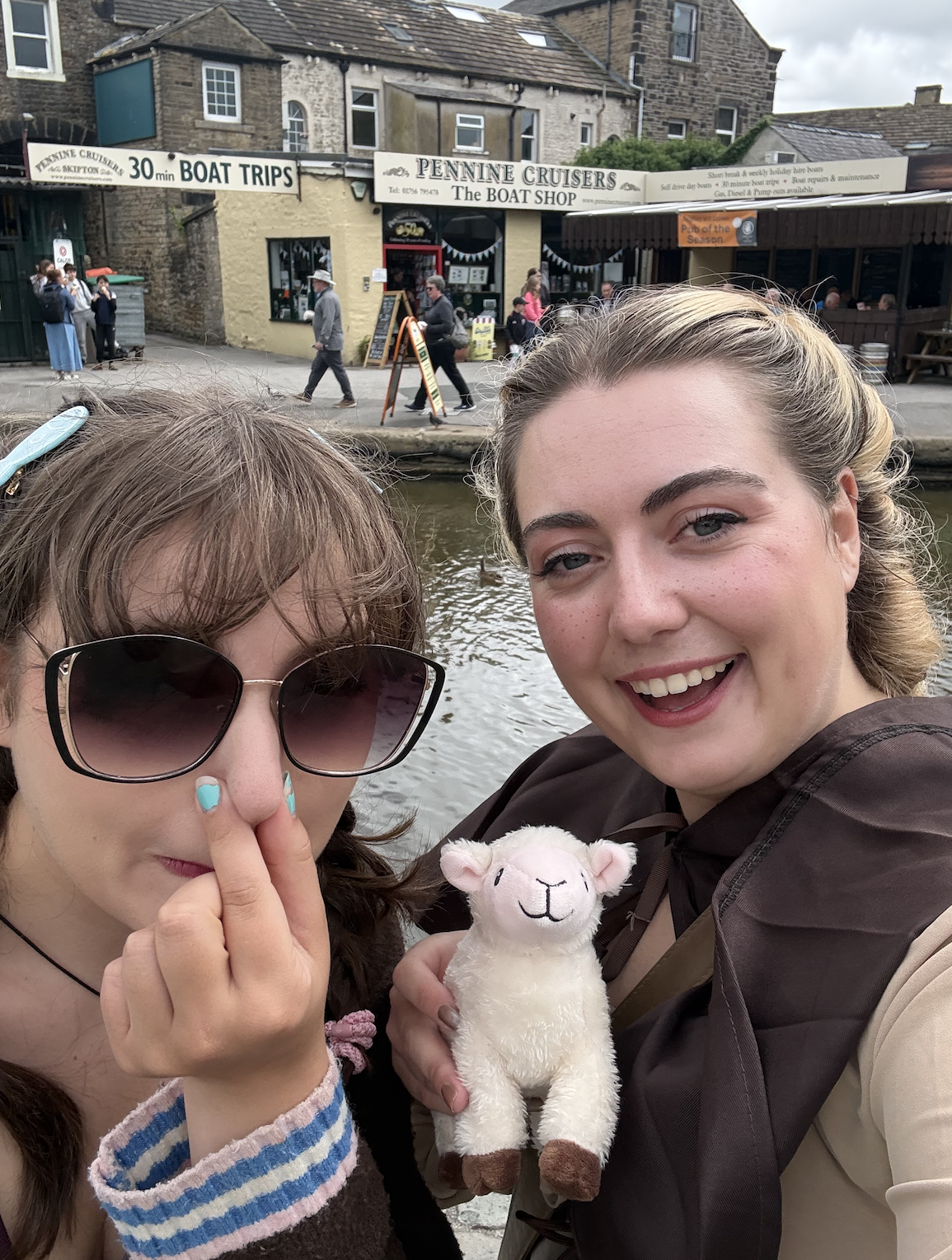 Freya and Smelda.png