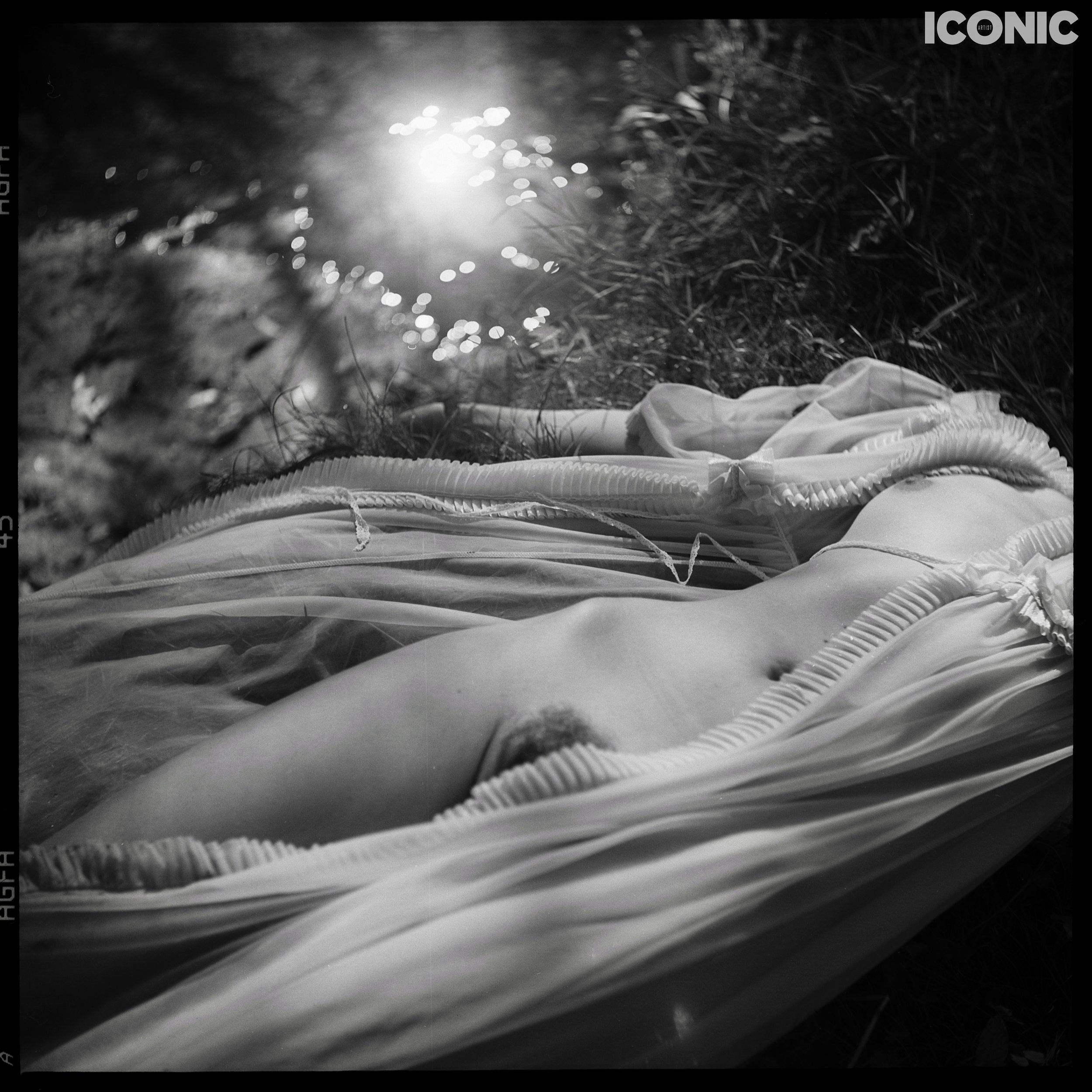 Xotinining porno fohishasi Mashinada onanizm qiladi