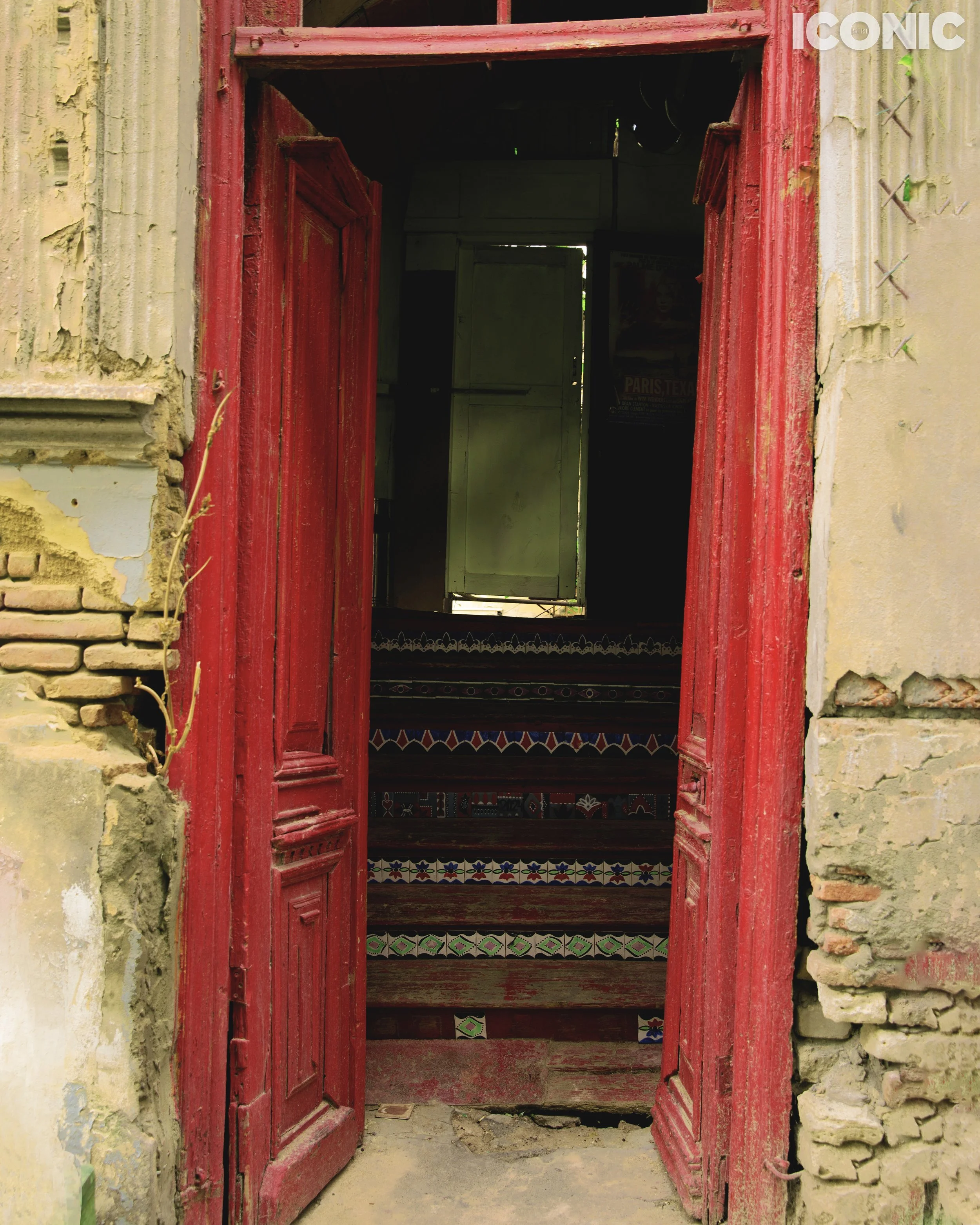 PHOTO BY
Irina Kochetkova
.