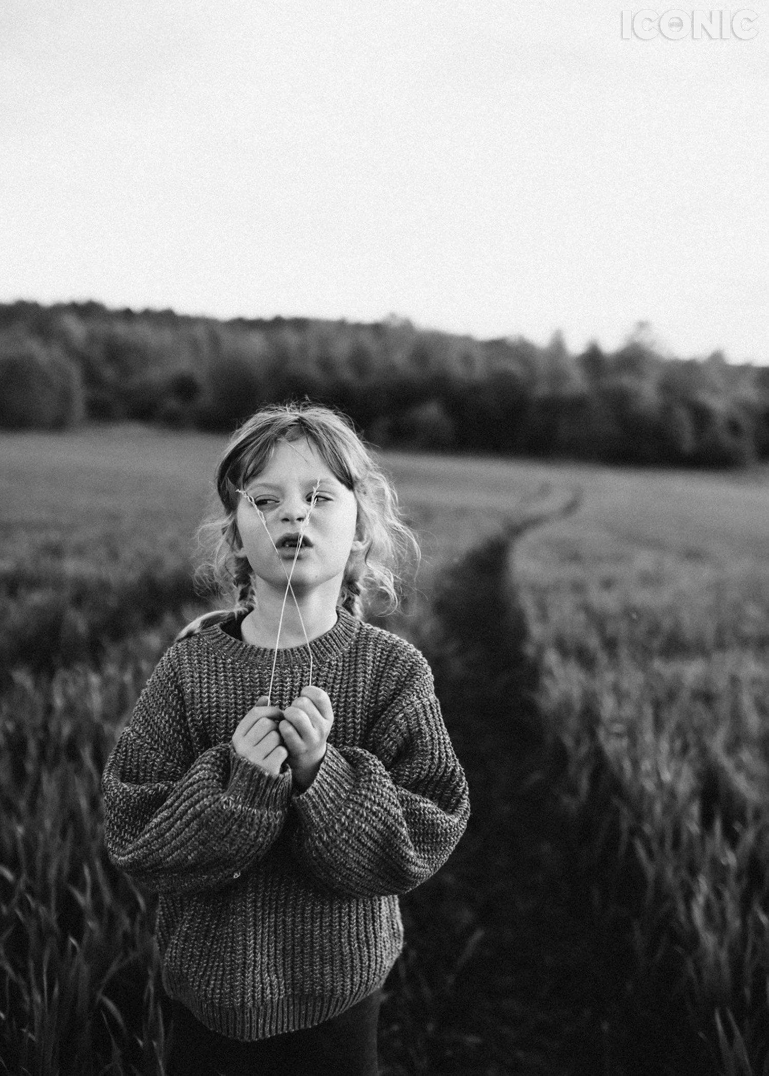 PHOTO BY
Alexandra Ahramenko
_