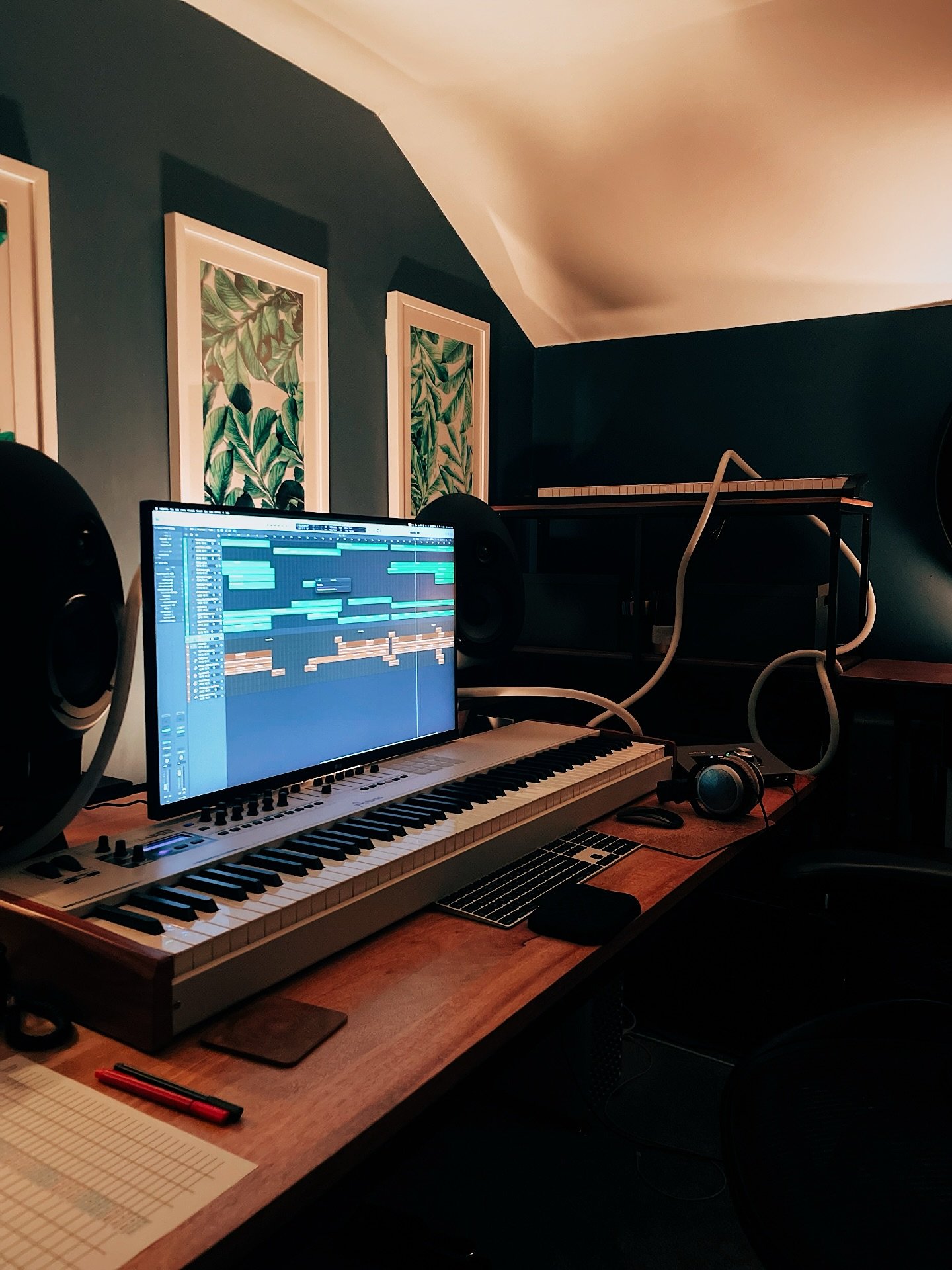 Working late 🌙
After a very rough patch struggling with my mental health, today I was finally able to get something done. A little sense of accomplishment in this otherwise very trying time. Let&rsquo;s hope it keeps up! 

.
.
.
#mentalhealth #menta