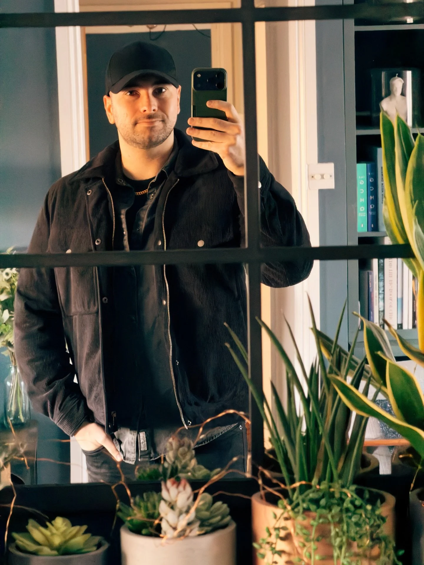 I went outside&hellip; it was cold. But got lovingly fed and entertained by good friends and then the great @samsolaceofficial 

10/10 would do again. 

#brighton #gaybrighton #sunday #sundayfunday #gay #composer #musicproducer #musician #brightonlif