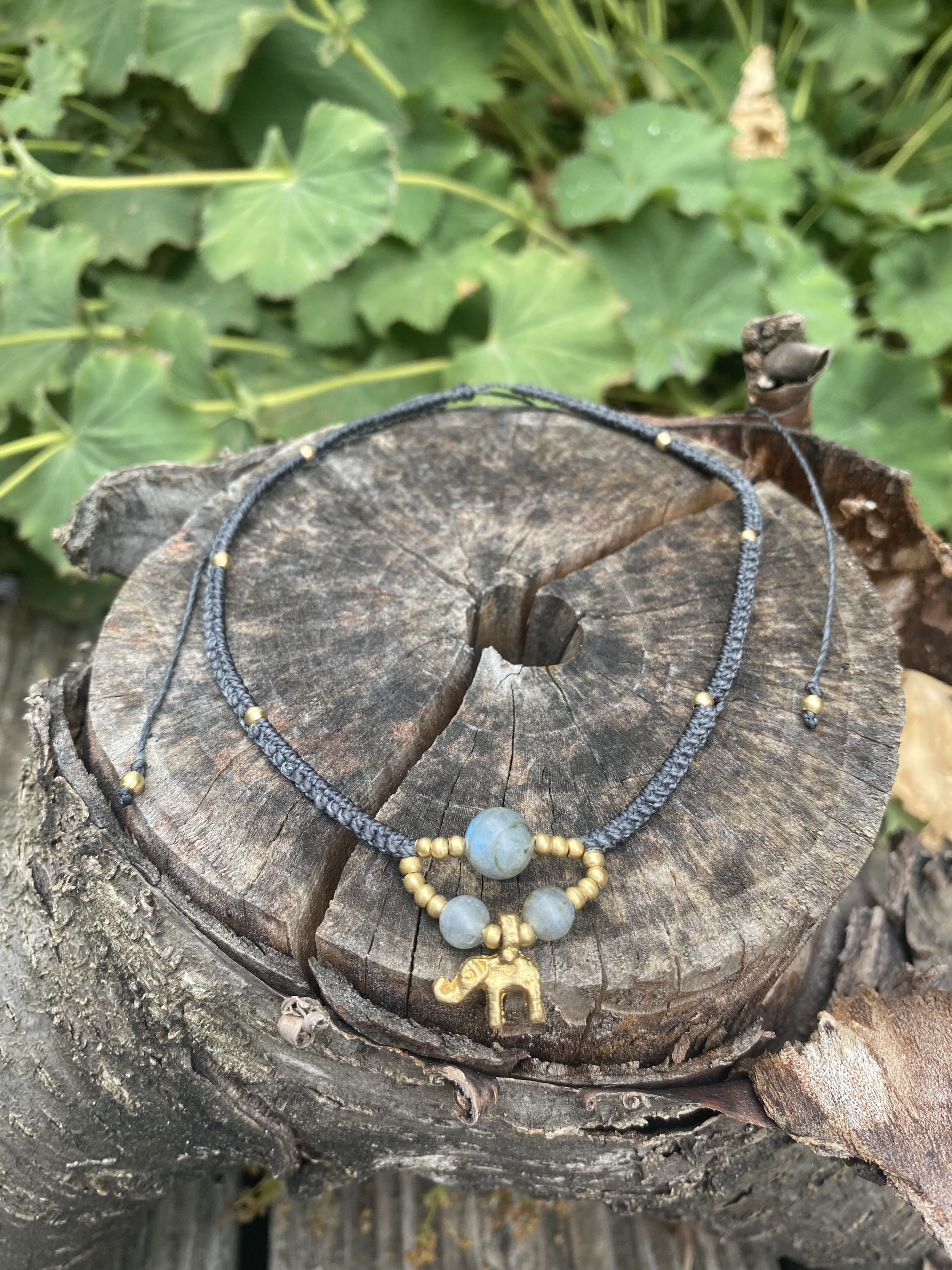 Workshop Beispiel - Makramee Choker mit Messingelementen