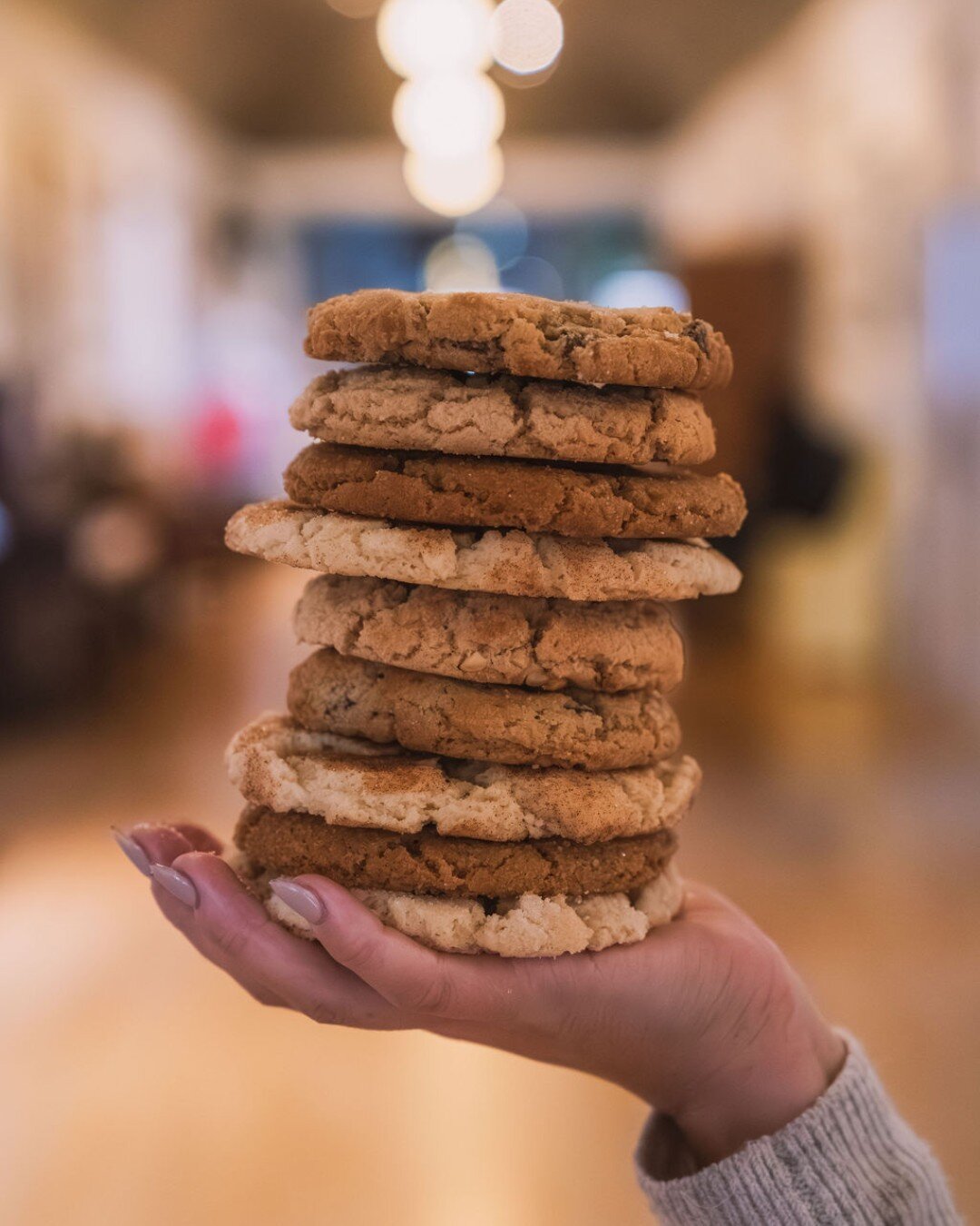 Have we mentioned we're baking up cookies at Gold Star Bakery? Rotating between our signature chocolate chip, GF chocolate chip, gingersnap, sugar, peanut butter and snickerdoodle, there's always something yummy in our bakery case. Have your tasted e