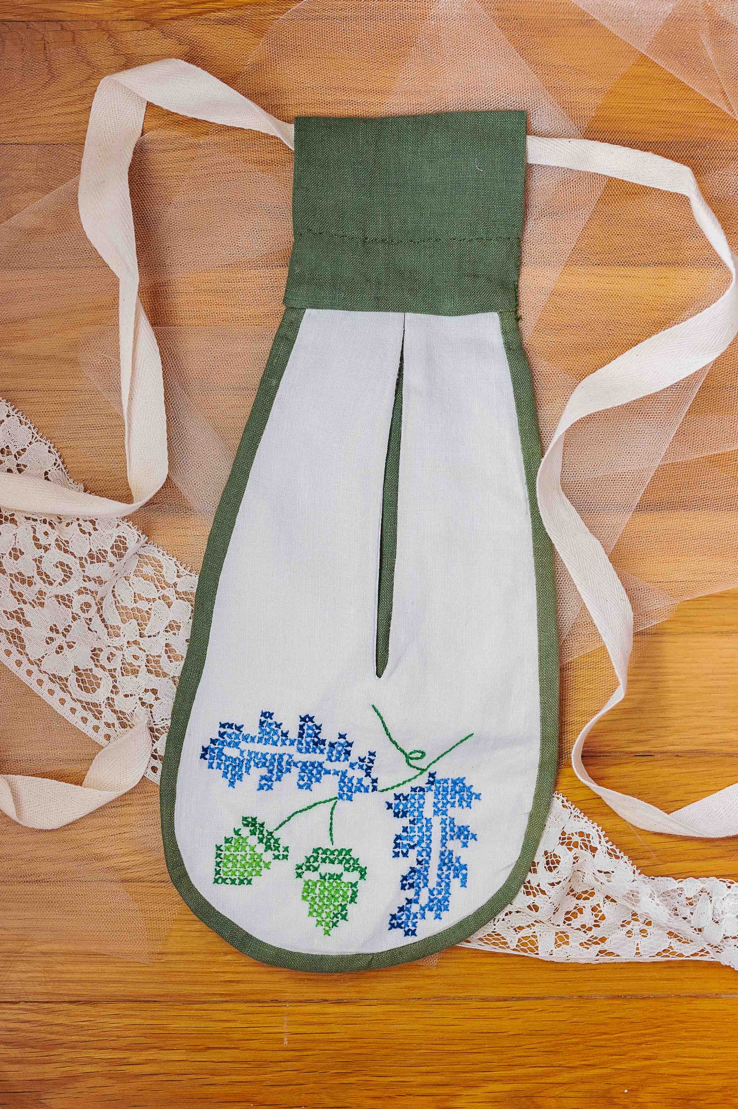 Single Embroidered  Green Floral Handmade Historical Pocket