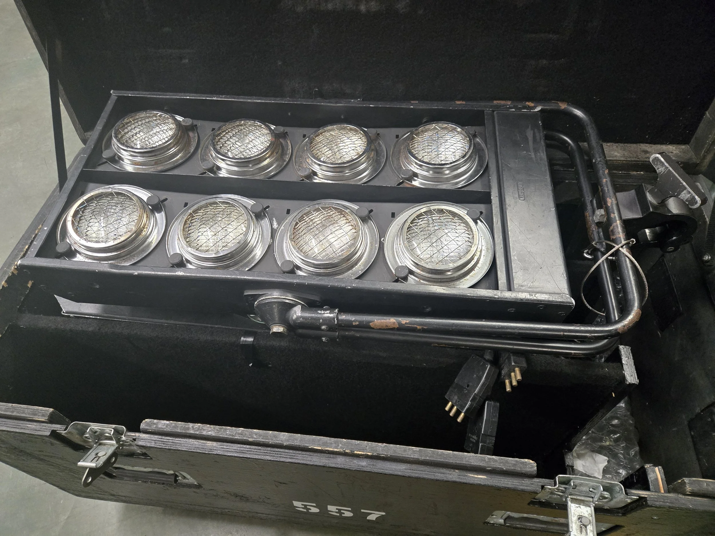 8 Light Molefay