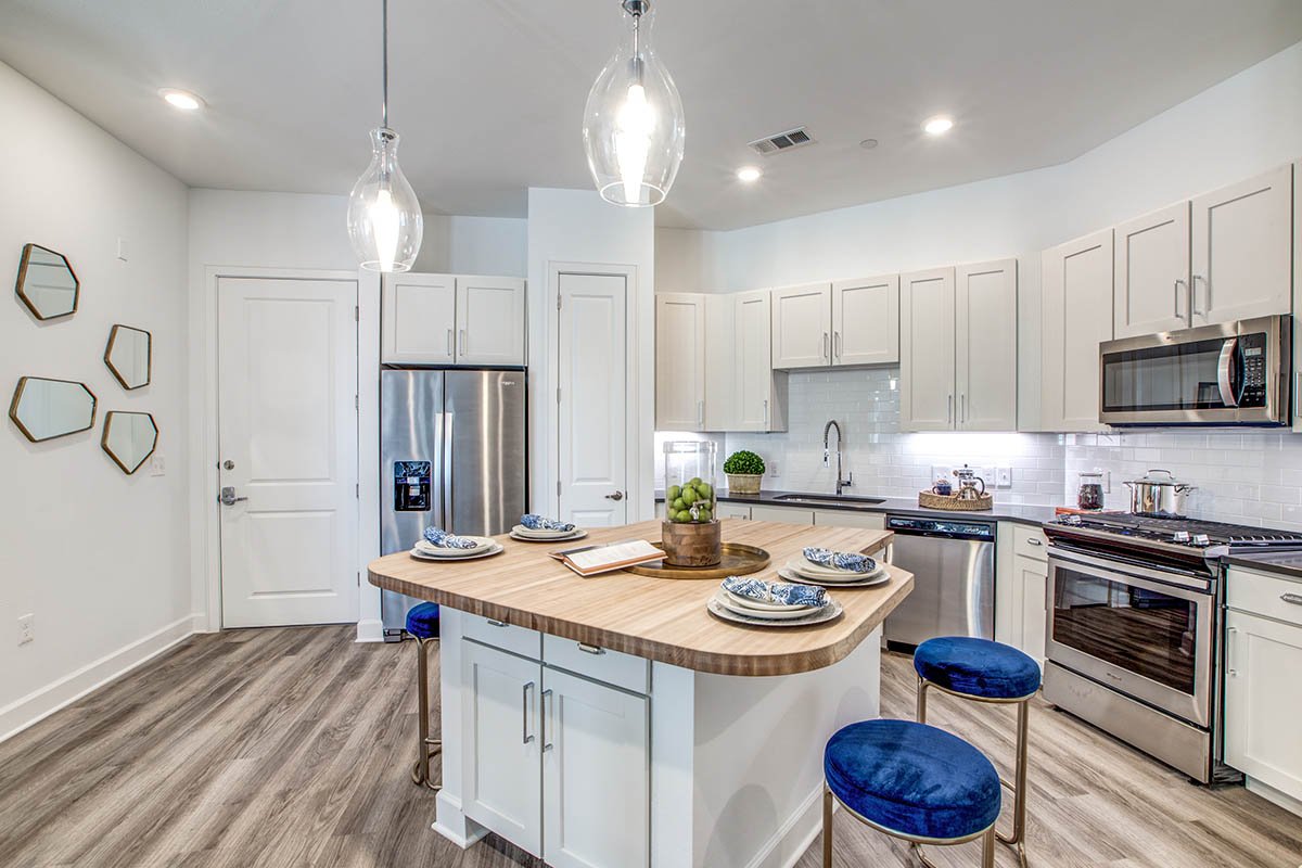 KAI-Kathy Andrews Interiors-Model Merchandising-Single Family-Multi-family-Student Housing-Leasing and Amenity Centers-Active Adult Living255 ASSAY PHOTO 07.jpg