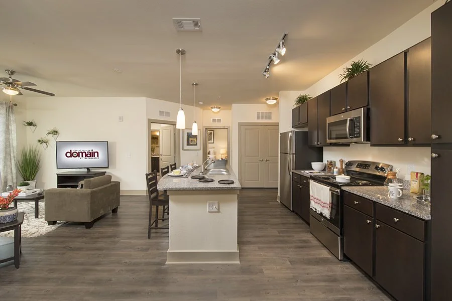 4B Kitchen 2 lo-res.jpg