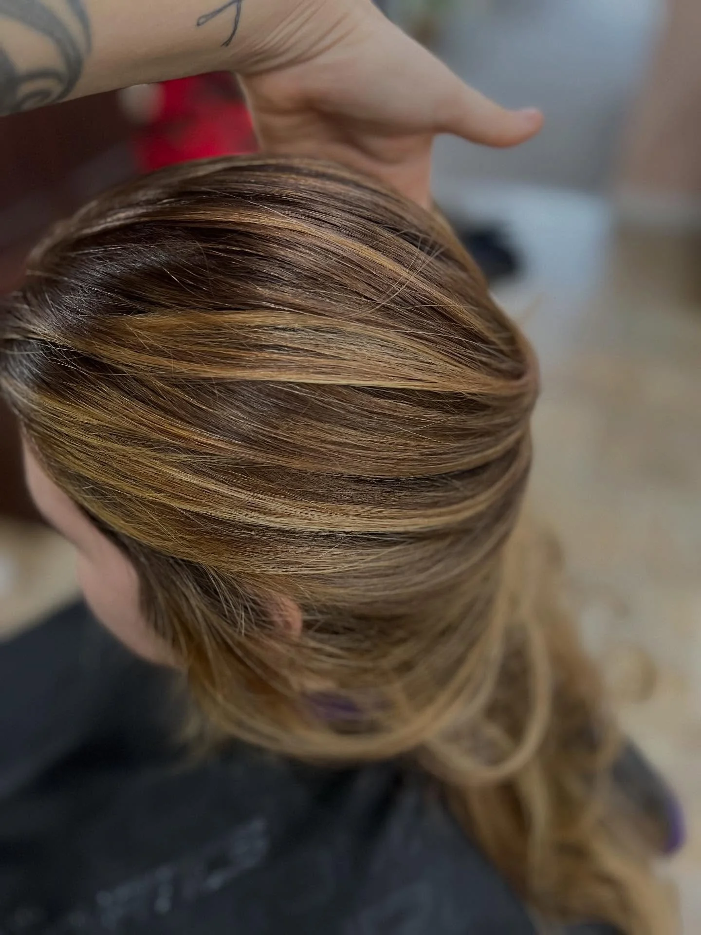 Warm tones are back and roots blended with this balayage refresh! Swipe to see the before. Color by @michellerhogan Book online at BleesSalon.com or give us a call at 585-2557.