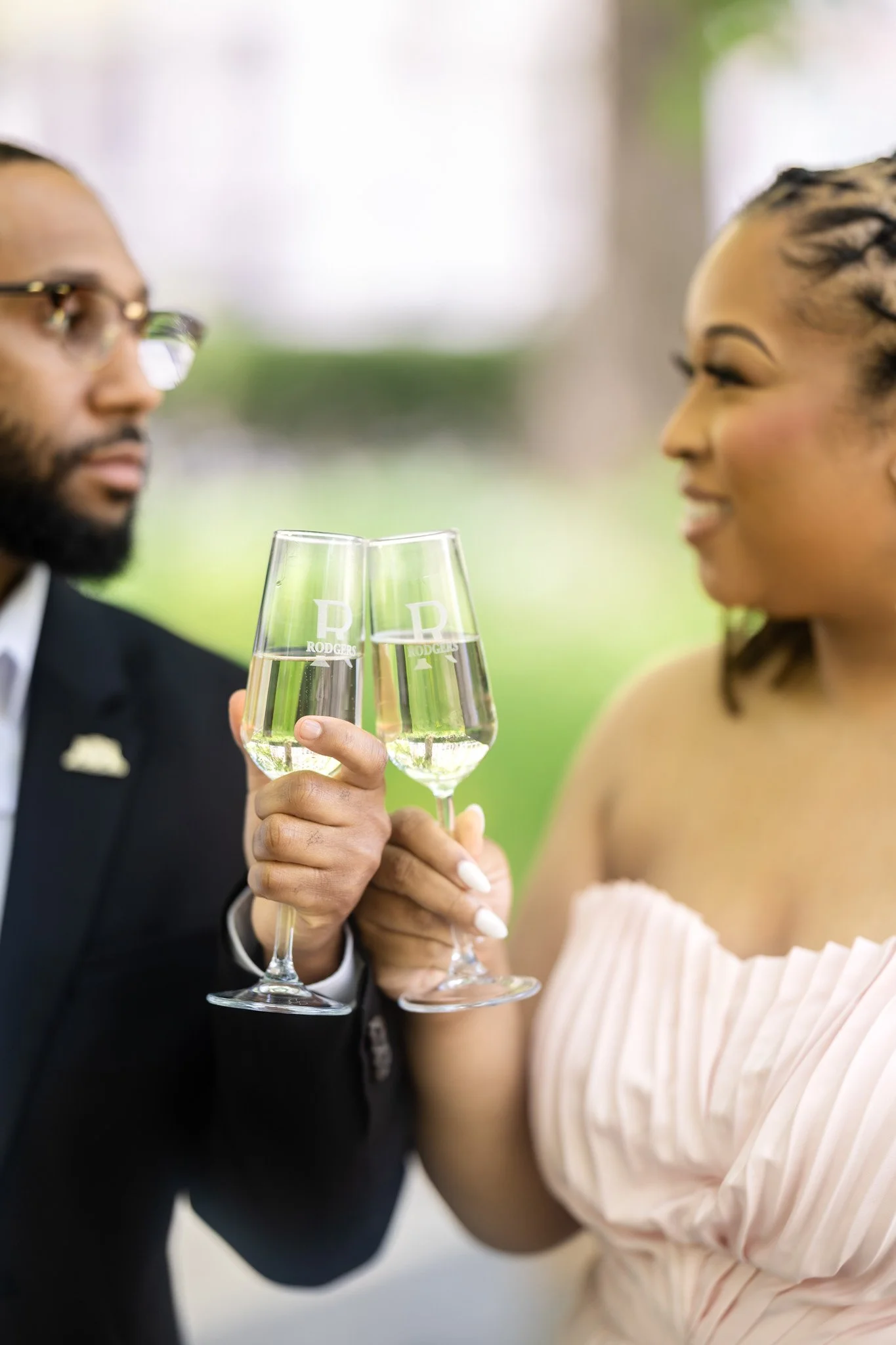 Gabrielle+Maurice's Elegant Engagement @Art Institute Chicago-6.jpg