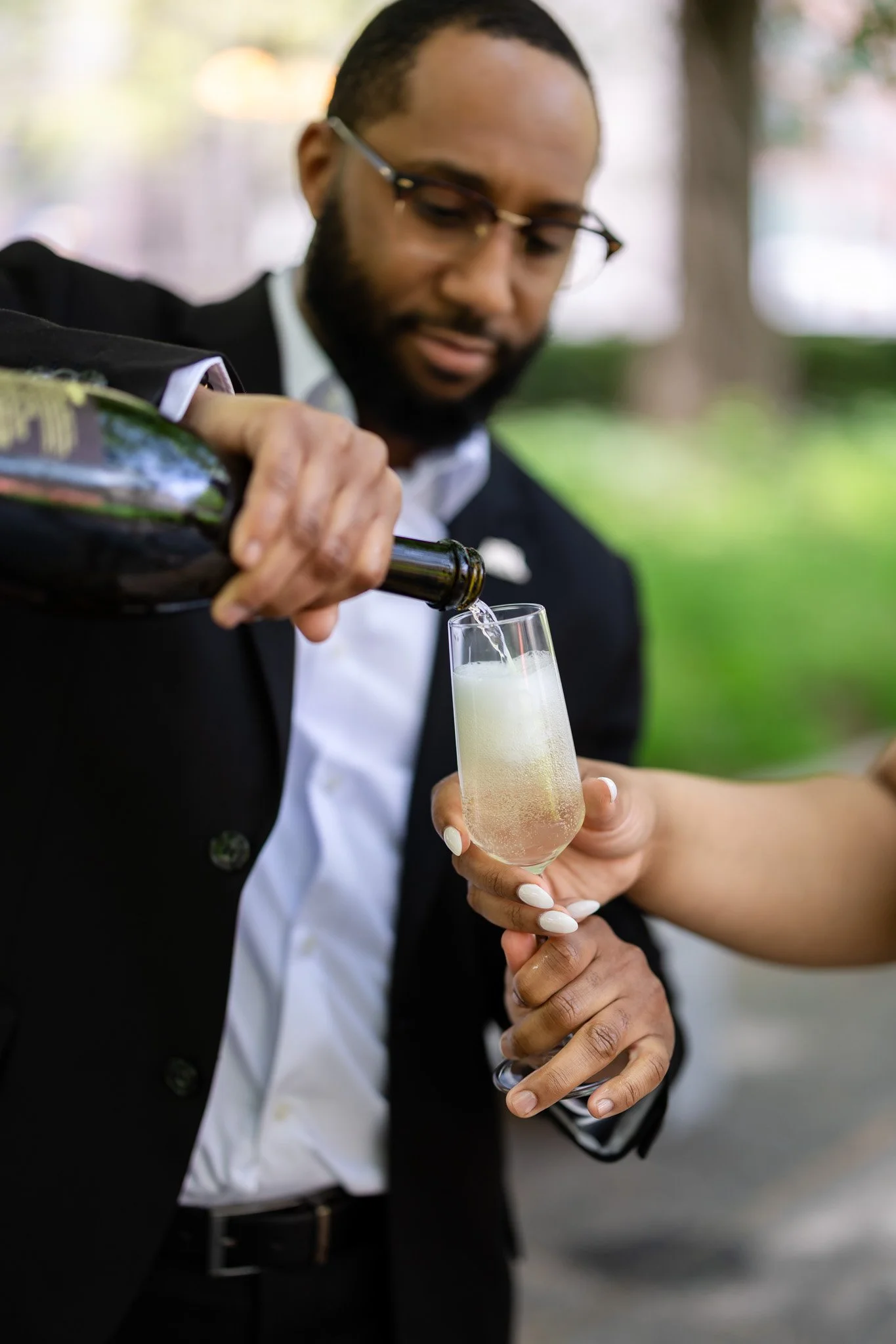 Gabrielle+Maurice's Elegant Engagement @Art Institute Chicago-12.jpg