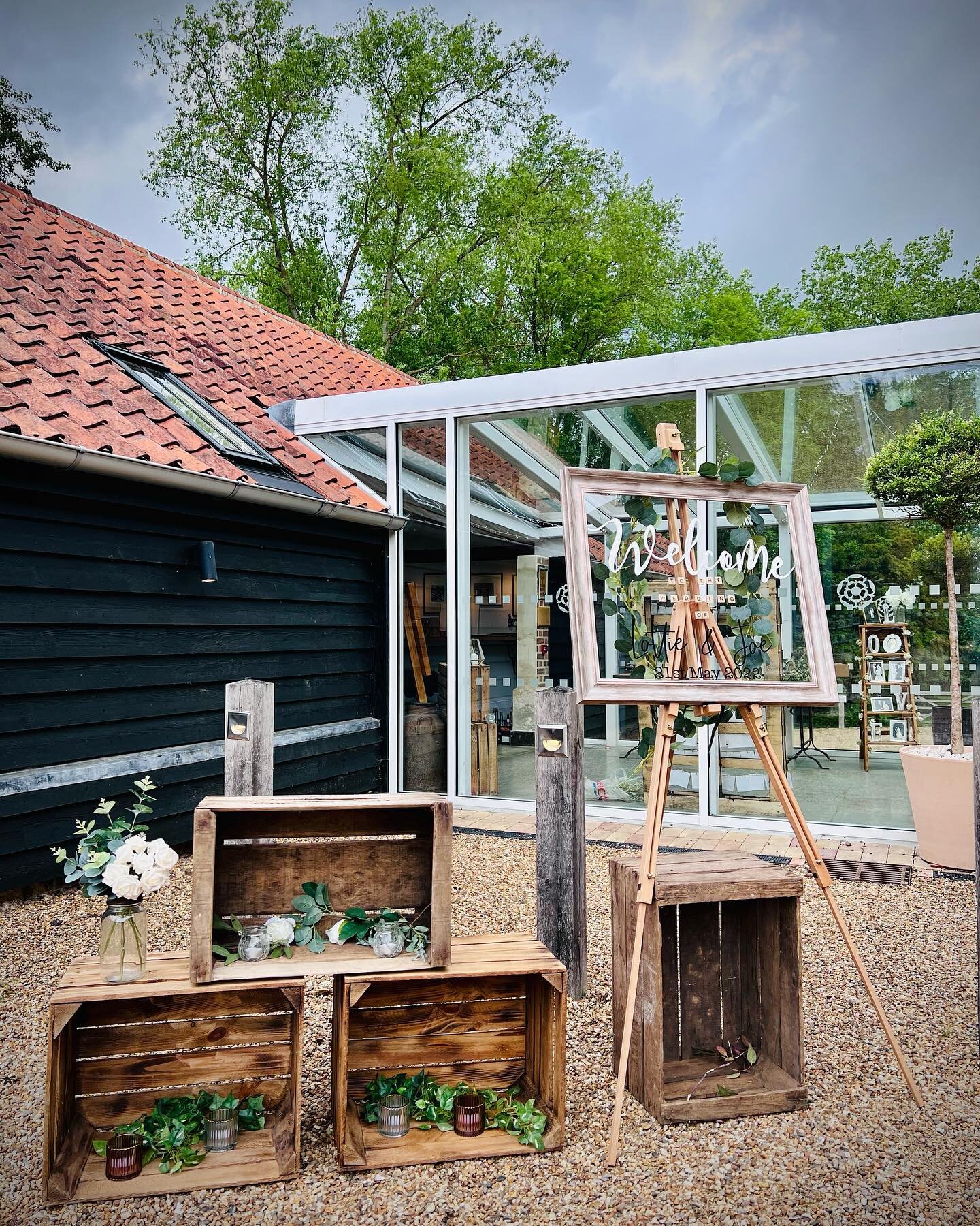 L &amp; J
*
21 &bull; 05 &bull; 22
*
❤️ 
*
A Big thanks to 
@bostonandco 
@louisamayweddings 
@jamieleesmithcatering 
@bigfishphotography1 
@mikesavoryfilms 
@tigerlilyflowerssuffolk 
@suffolkregistrars 
@mybigfatweddingdisco 
@cakes_contour 
@justad