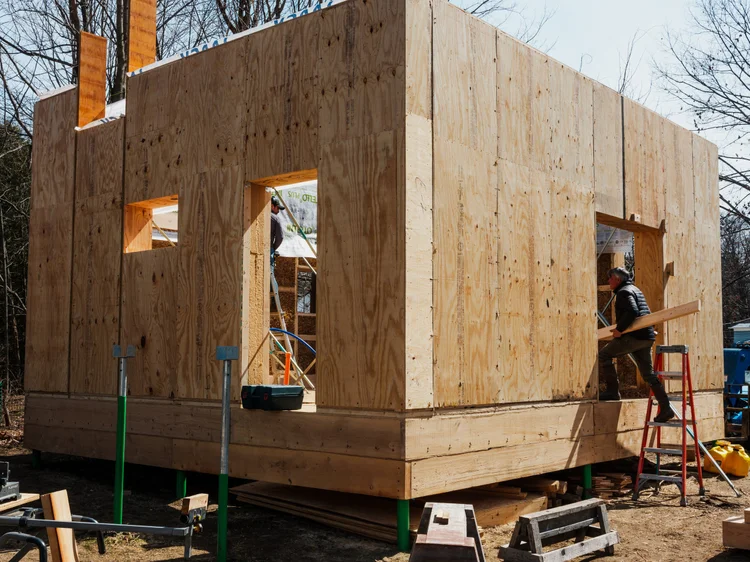 A Cabañita 300 kit being installed in Burlington, Vermont