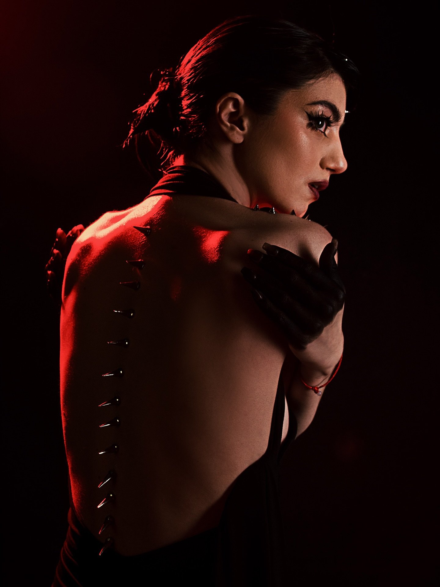 Darkly Spotlight 🎯#darkly

"The Edges of vulnerability"&mdash;
Photo &amp; Retoucher: @margarita.troianova
MUA &amp; Hair: @darina_brow_mua
Model: @valeriyaboyko
Via @officialkavyar

#darklyartmag #darkbeauty #darkbeautymag #darkfantasy