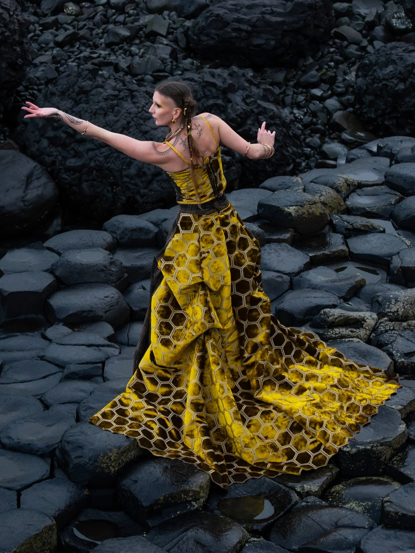 Darkly Spotlight 🎯#darkly

"The Battle Of The Bees"&mdash;
Photo: @marianama_london
Fashion: @sigrundesign
Model: @samantha_portfolio
MUA: @madeupbysamuel
Model: @the_benji_man
Access: @valhallas_silver
Model: @_jarasol_
Hair: stella._.swe