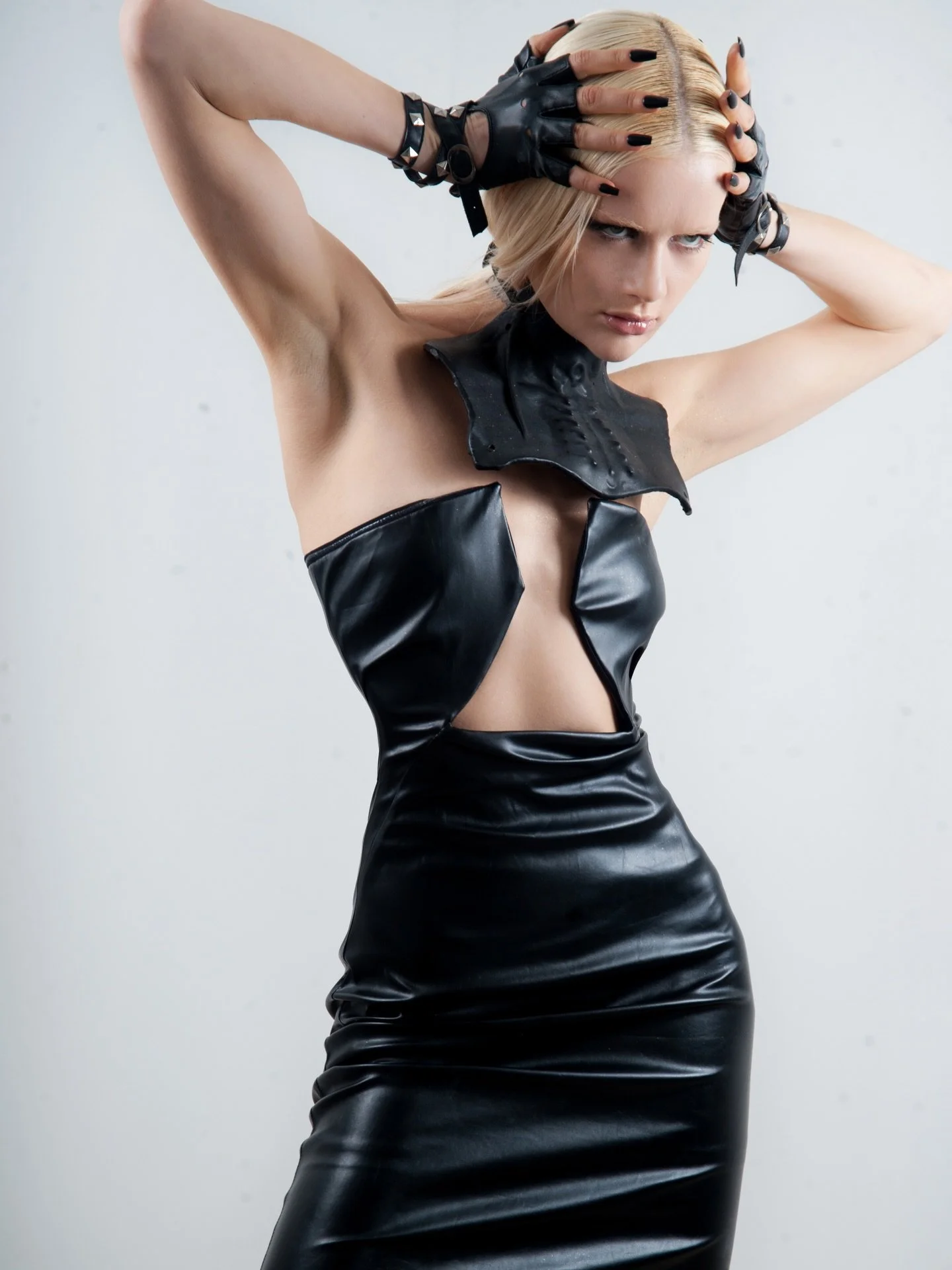 Darkly Spotlight 🎯#darkly

"The Art Of Style&rdquo;&mdash;
Pub: @darklymagazine
Photo: @marc_evans_photography
Fashion: @bruja4747
Model: @lilittmari
Pub: @darklymagazine 

#darklymagazine #darkbeauty #gothicfashion #darkglamour