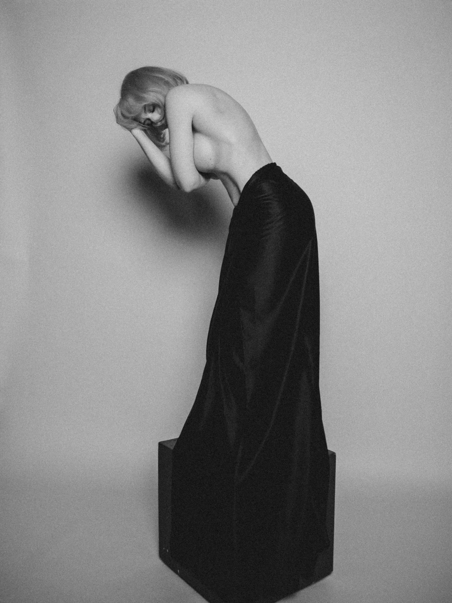 Darkly Spotlight 🎯#darkly

"Dream in Motion"&mdash;
Model: @i_am_cutiepatootie
Photo: @akylovroman
Pub: @darklyartmag 
Via @officialkavyar

#darklyartmag #darkbeauty #darkbeautymag #darkfashion