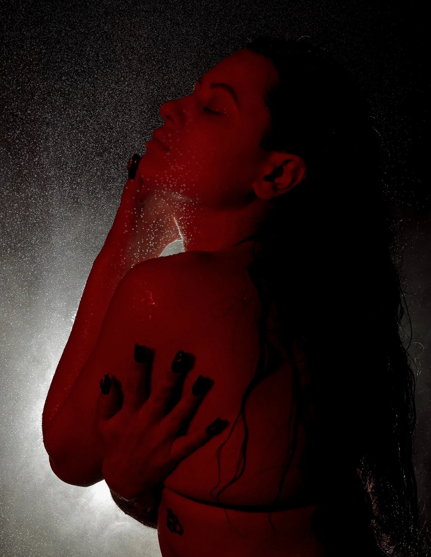 Darkly Spotlight 🎯#darkly

"Devil&rsquo;s Water"&mdash;

Welcome to a story told in the language of dark aesthetics. This series of images chronicles the moment of a fall or resistance. Our heroine is the embodiment of a life&mdash;giving 