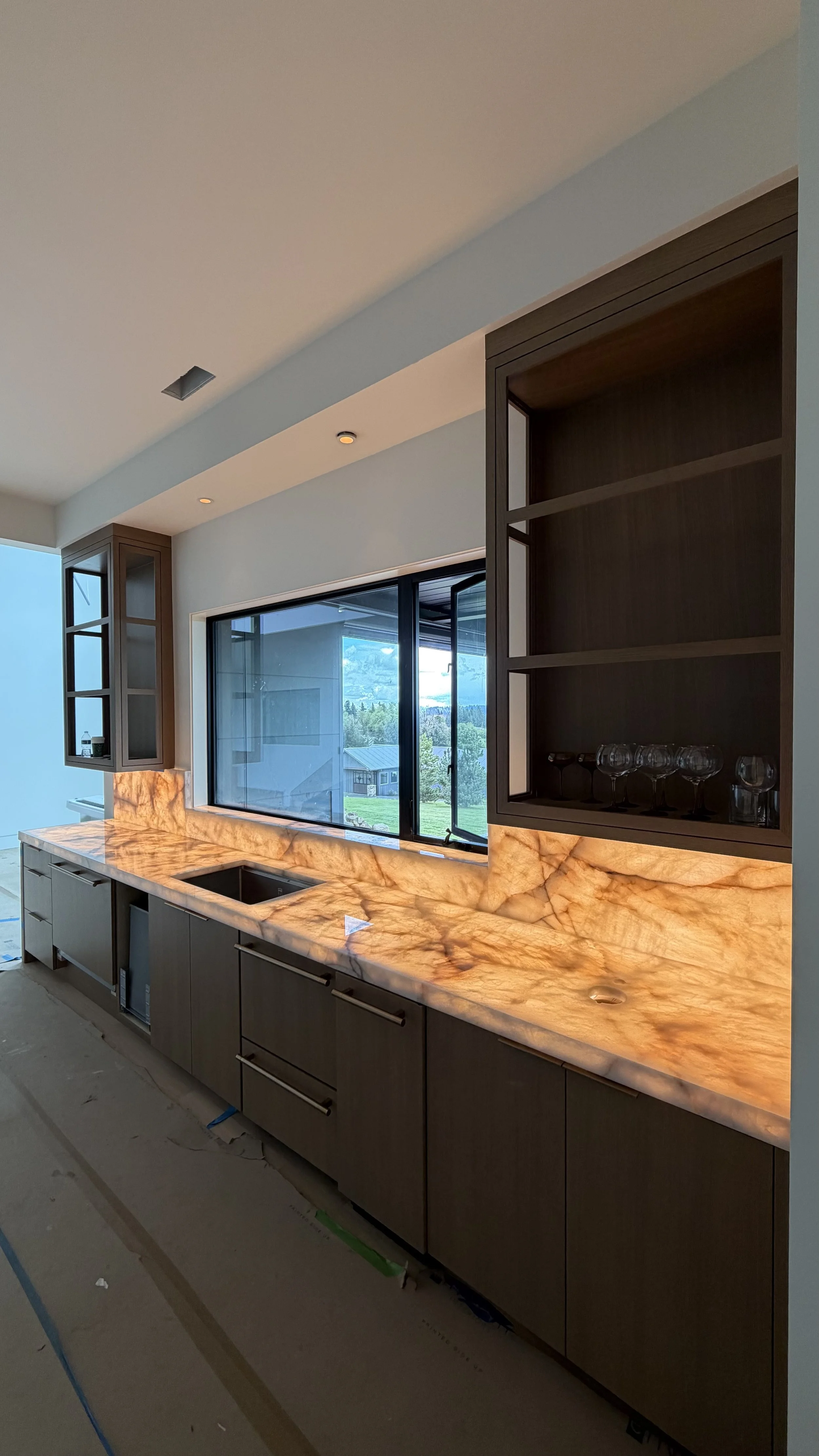 Backlit Backsplashes