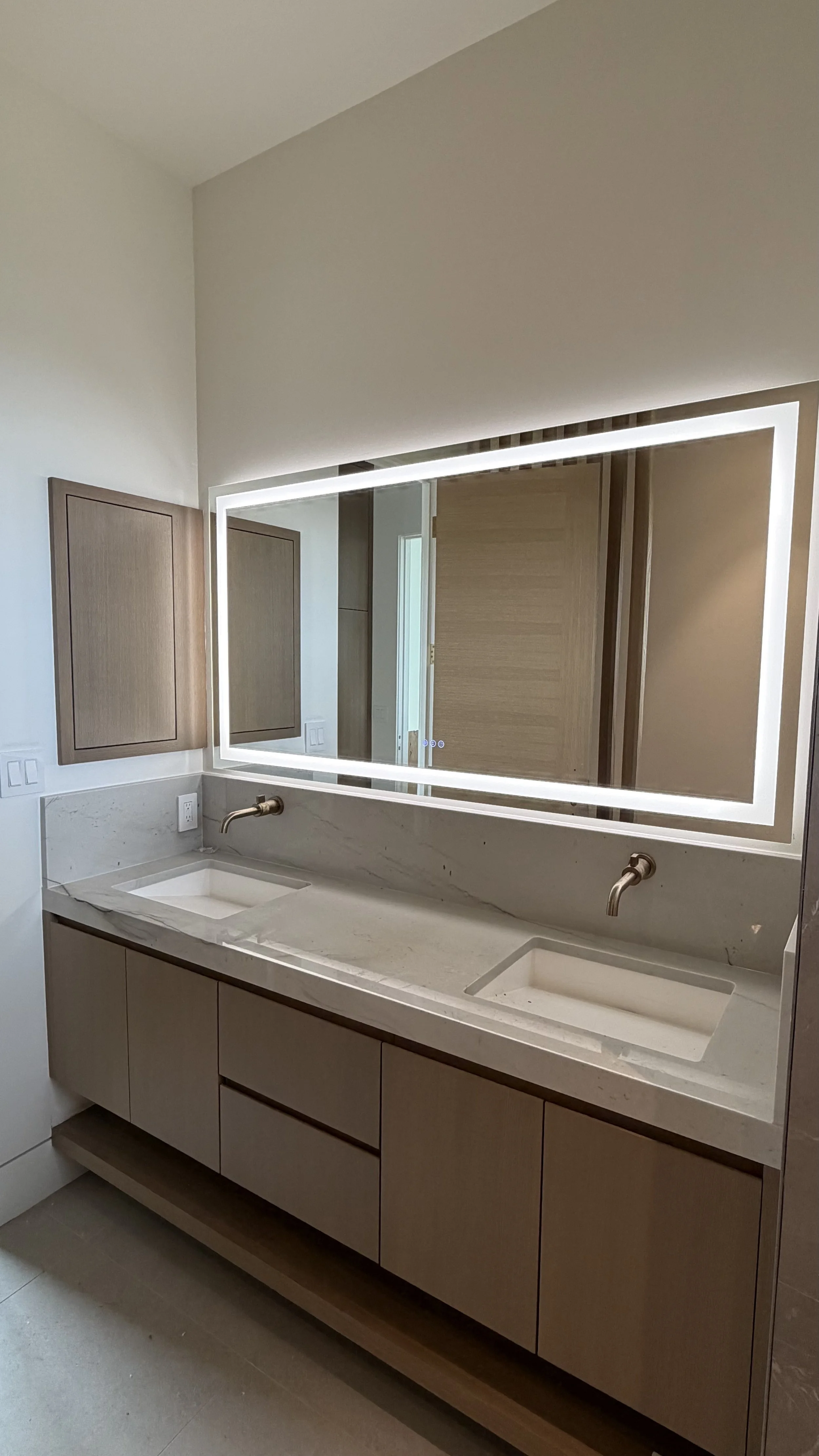 Montblanc Quartzite Vanity Top