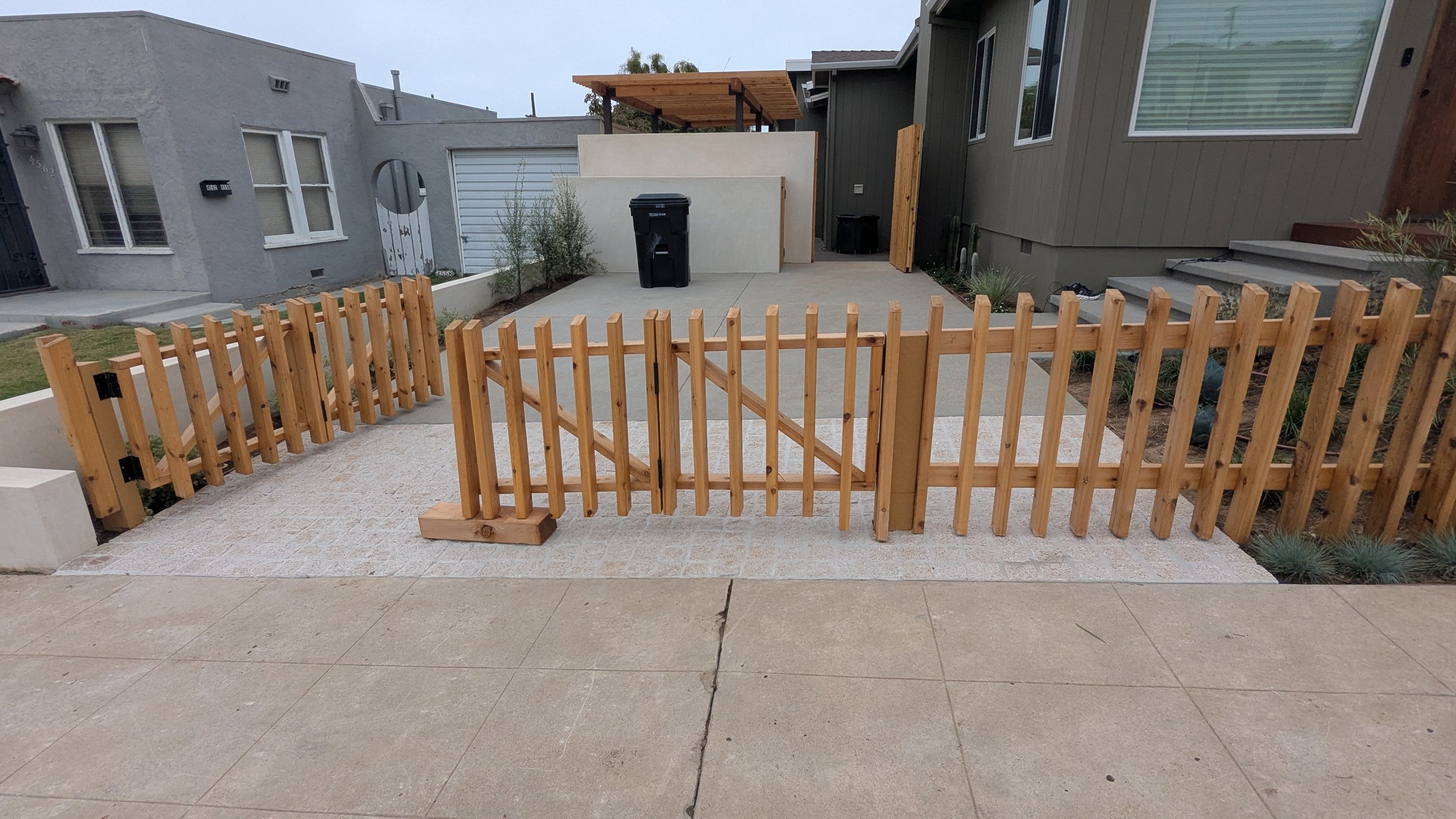 Sd-Driveway-Wood Fence-Castillo Hardscape-