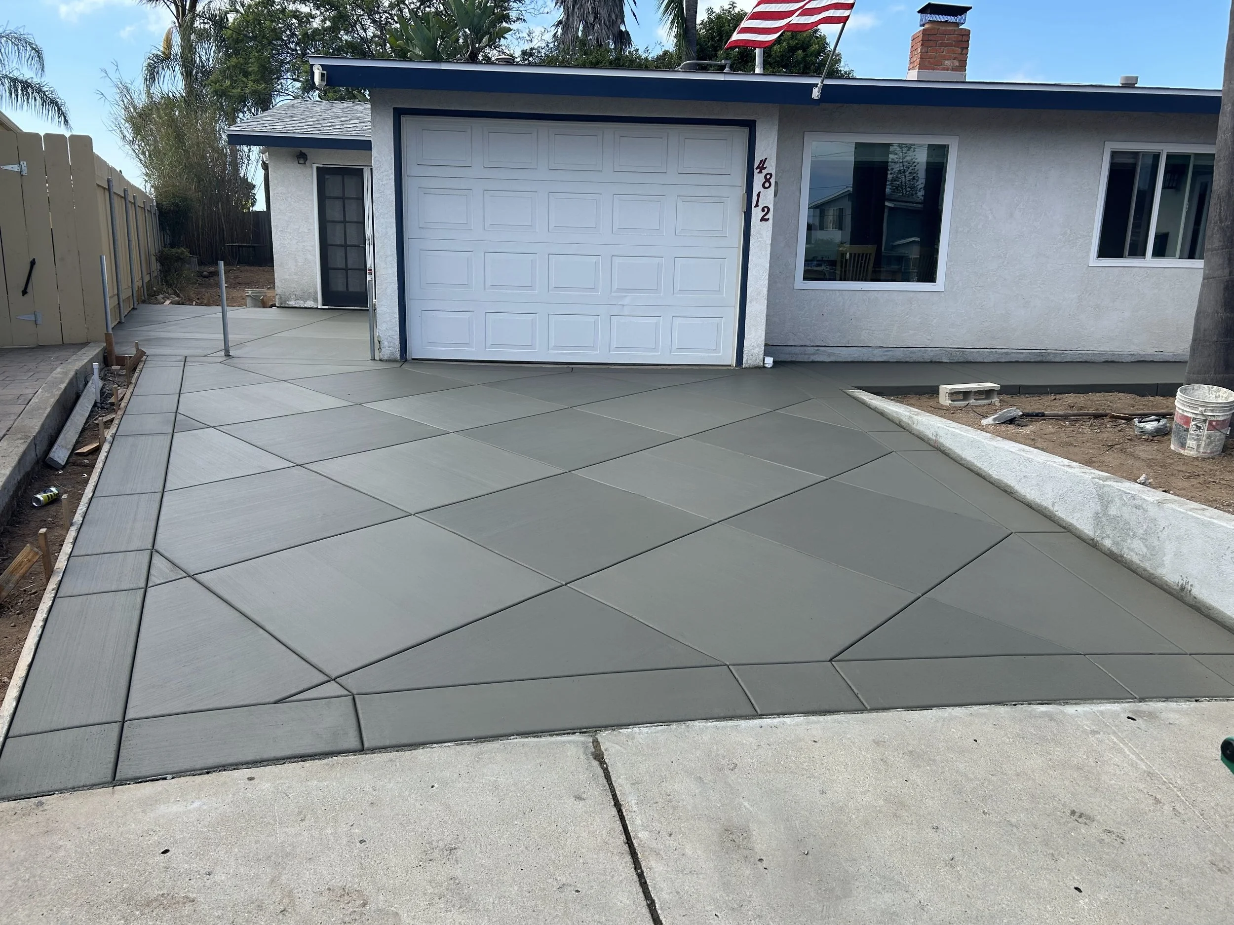 Driveway with pattern- Castillo Hardscape