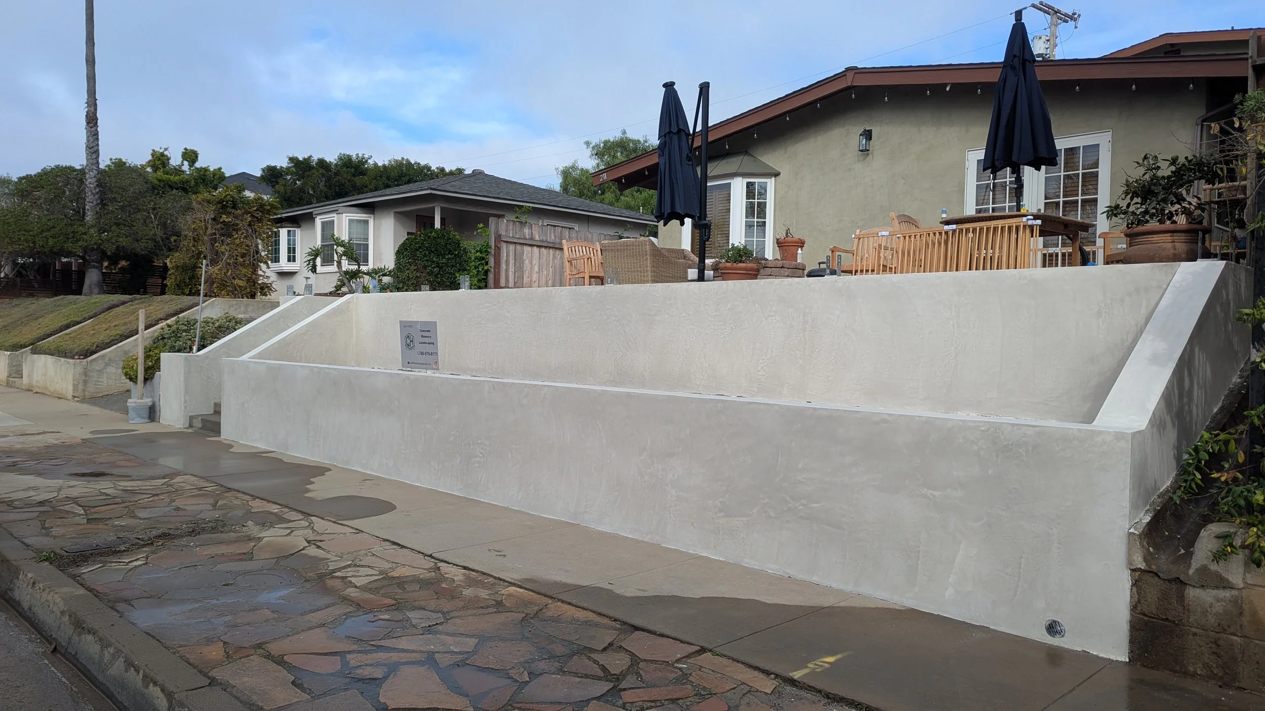 Encinitas Retaining wall- Steps- Smooth Finish. Castillo Hardscape