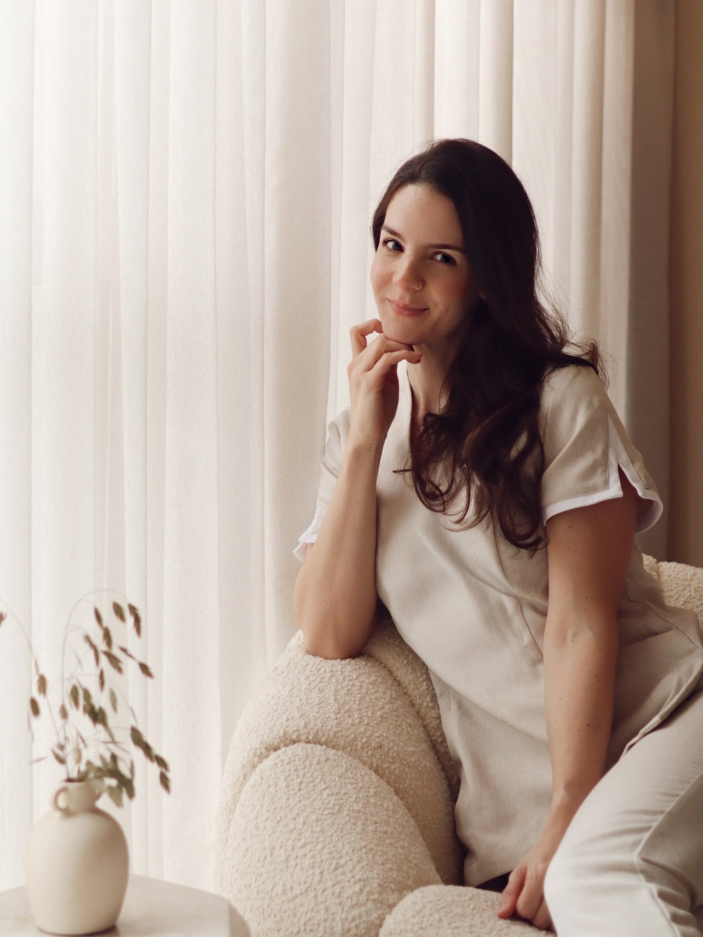 We&rsquo;re delighted to welcome Leticia to Studio Sette, an addition that feels both intentional and inevitable.

Brazilian-born and calling Canada home for the past decade, Leticia brings over 13 years of lymphatic experience, with advanced trainin