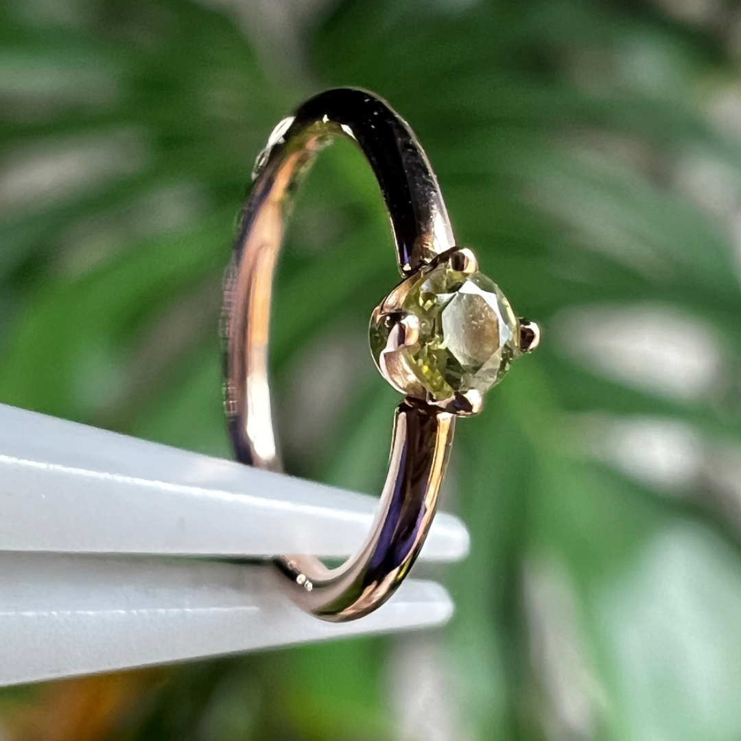 August's Birthstone: Getting to Know Peridot
