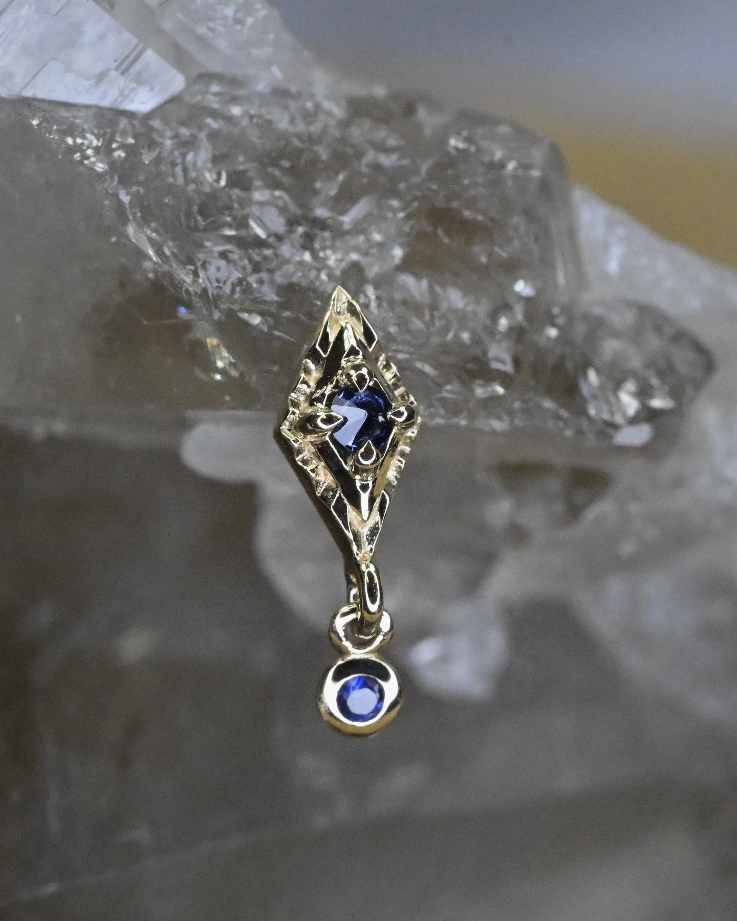 Sapphire Contains Multitudes