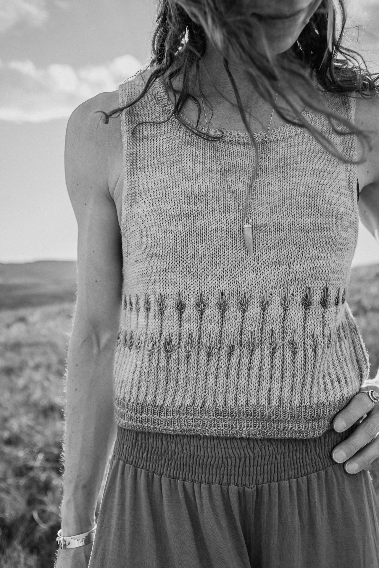paintbrush-tank-colorwork-knit-tank-top-flower-motif.jpg