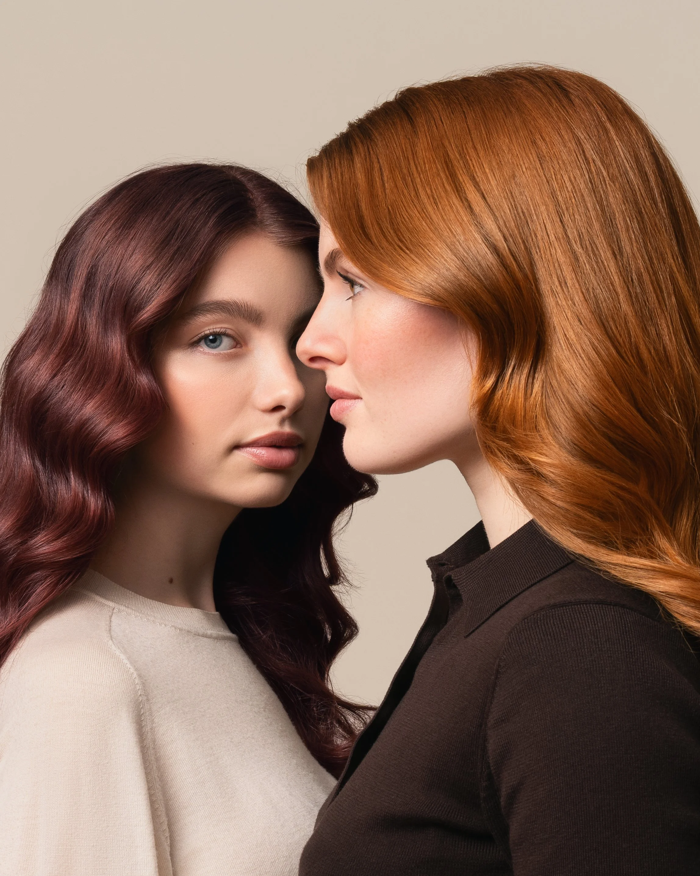 NATULIQUE-LIQUID-COLOURS-MODELS-OVERLAP-4x5.JPG