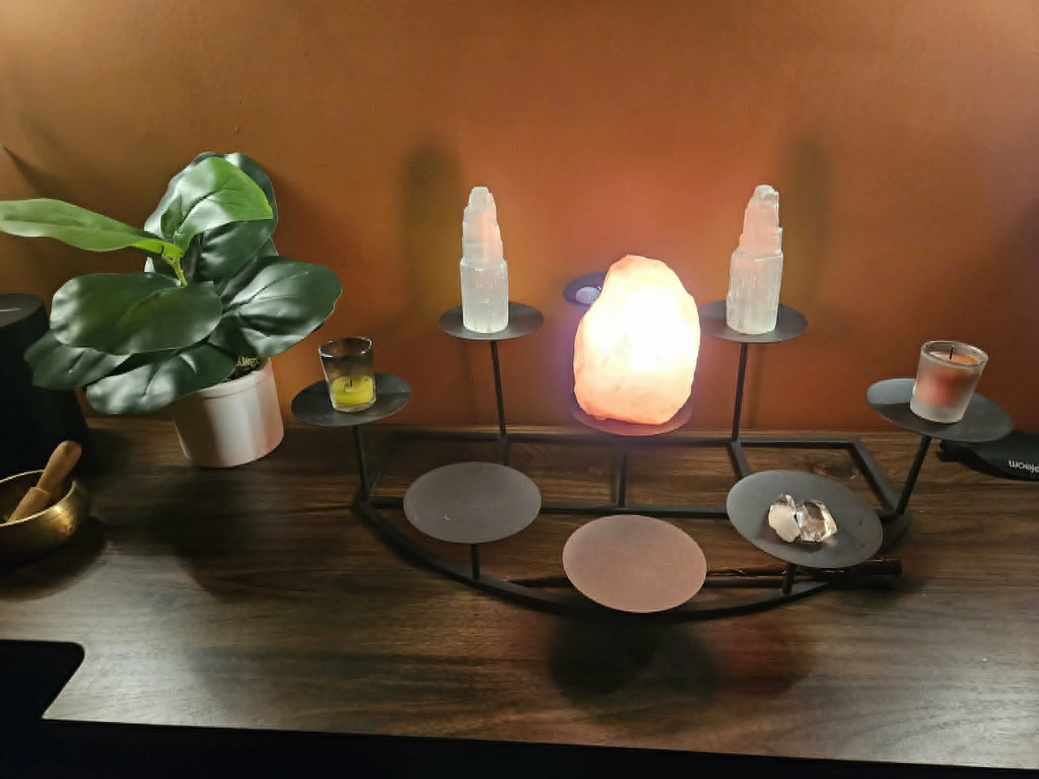 Relaxing spa decorations at Soothe Total Wellness.