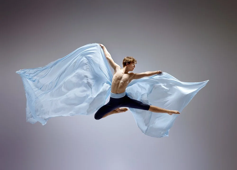 flowing-fabric-dance-portrait (1).jpg