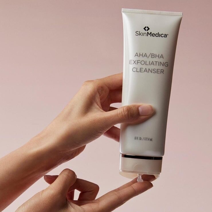 AHA/BHA Exfoliating Cleanser gently exfoliates to remove dead skin, clean pores and enhance overall skin texture🌟 
.
.
.
.
.
#skinmedica #exfoliate #exfoliation #ahabha #skincare #skin #sandiego #lajolla #brandishclinic #sandiegoskin